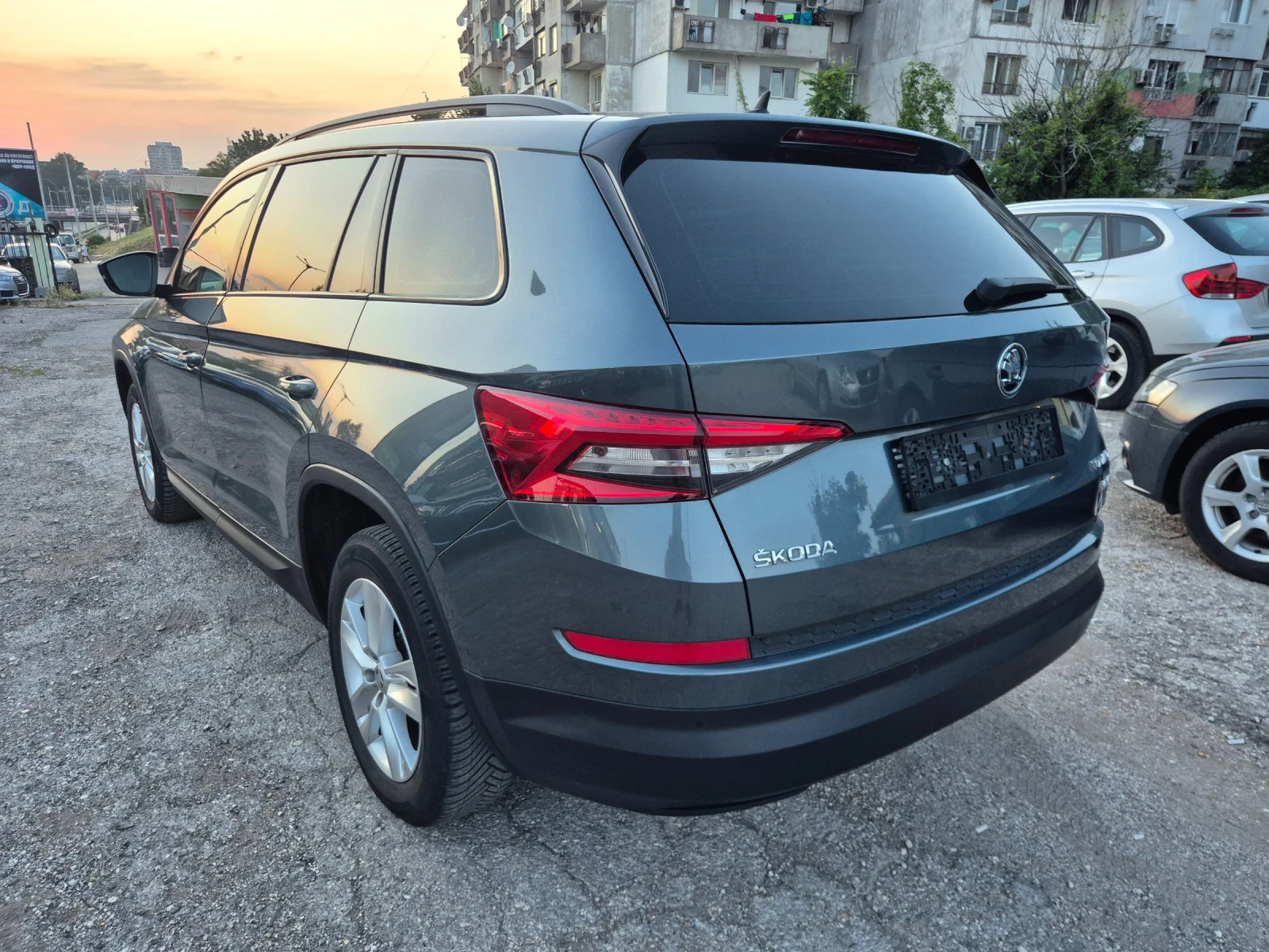 Skoda Kodiaq 2.0TDI* 4X4* 7-МЕСТA* NAVI* STYLE, снимка 5 - Автомобили и джипове - 55093532