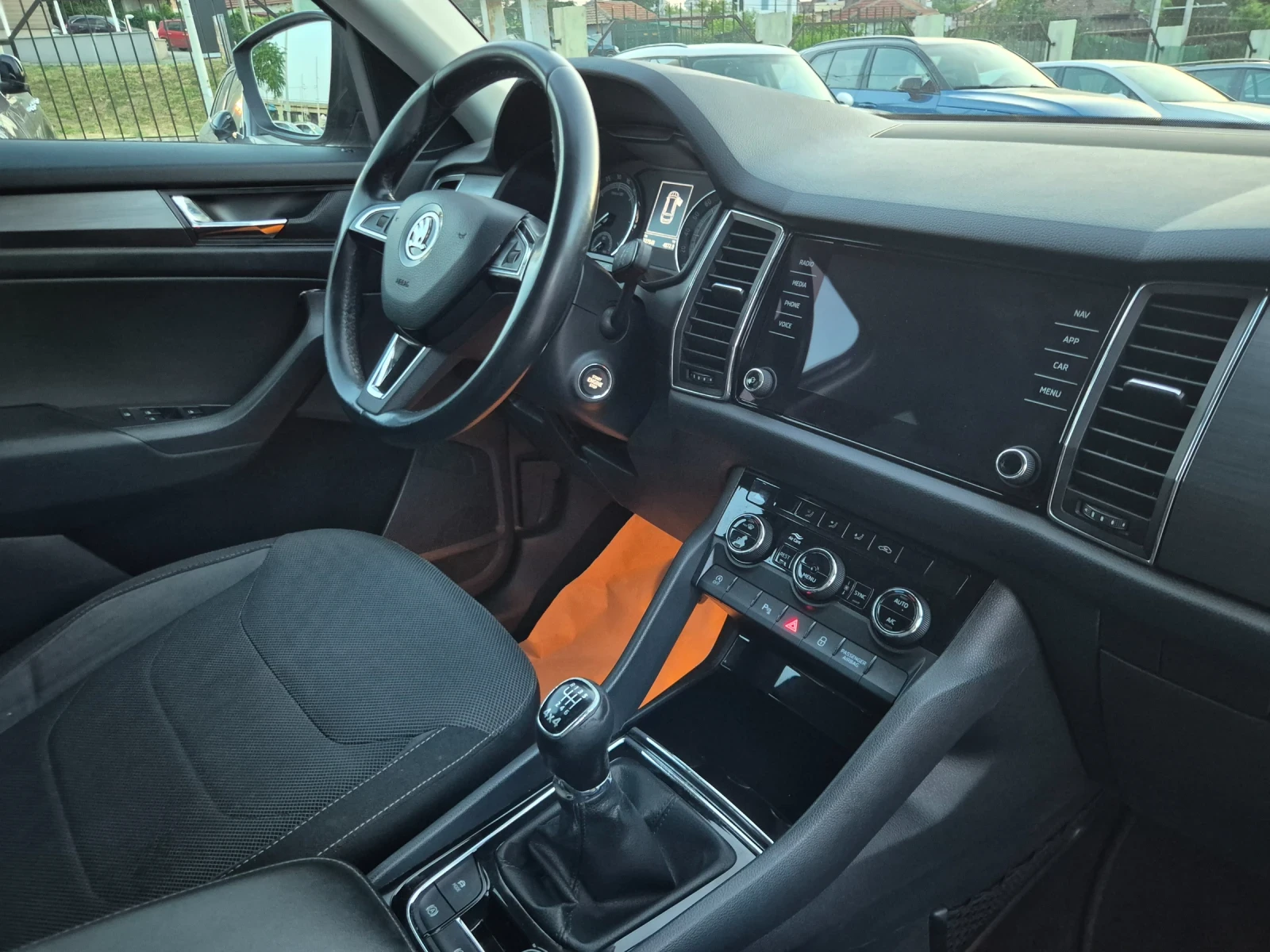 Skoda Kodiaq 2.0TDI* 4X4* 7-МЕСТA* NAVI* STYLE, снимка 15 - Автомобили и джипове - 55093532