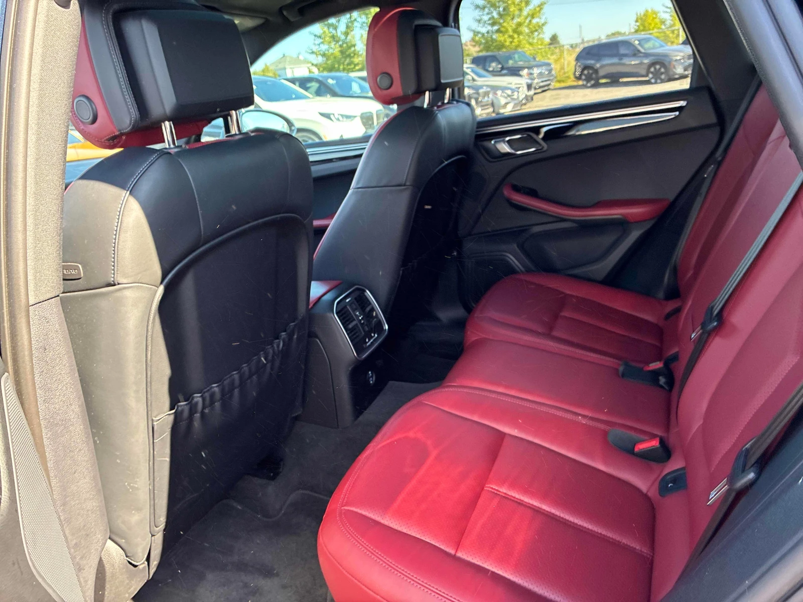 Porsche Macan * S * CARFAX * ОПЦИЯ ЗА ФИНАНСИРАНЕ, снимка 13 - Автомобили и джипове - 55922409