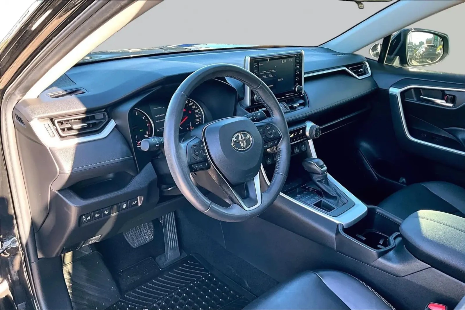 Toyota Rav4 AWD | LEATHER | SUNROOF | TOUCHSCREEN | XLE | , снимка 6 - Автомобили и джипове - 56025398