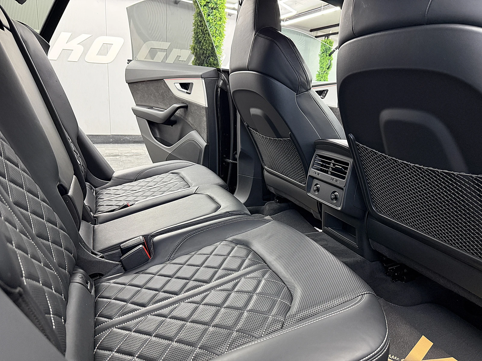 Audi Q8 SQ8/3D/KeylessGo/DIGITAL/СОБСТВЕН ЛИЗИНГ, снимка 11 - Автомобили и джипове - 56375766