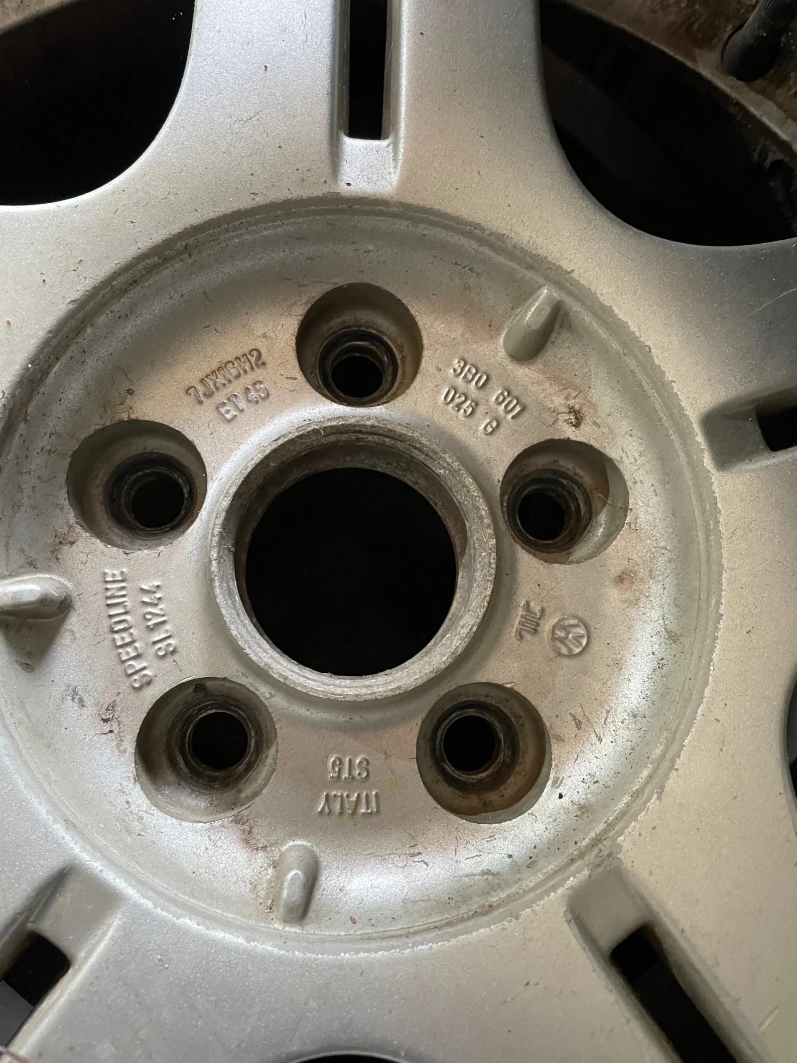    205/60R16  VW Passat | Mobile.bg   7