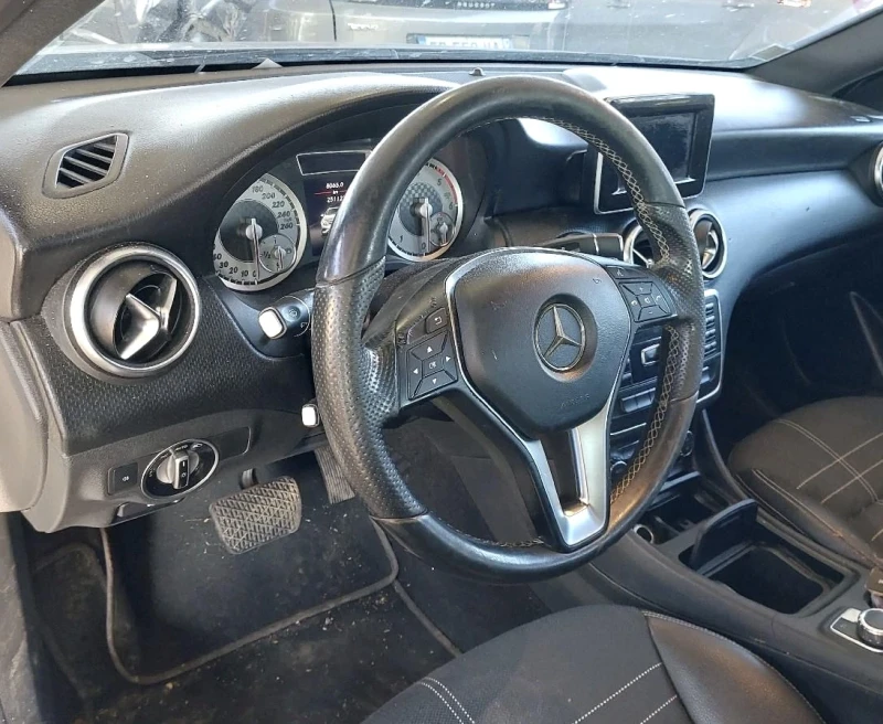 Mercedes-Benz A 200 2.0CDI  Automatic LED EURO6, снимка 9 - Автомобили и джипове - 48810690