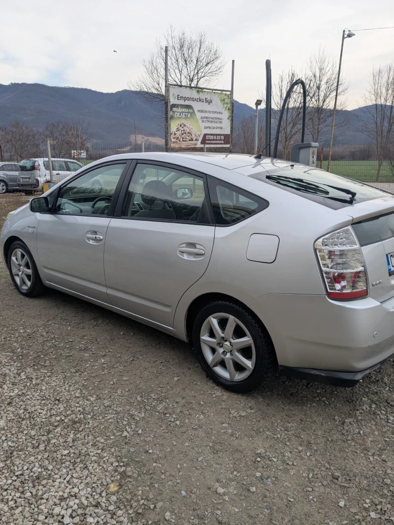 Toyota Prius, снимка 8 - Автомобили и джипове - 49073166