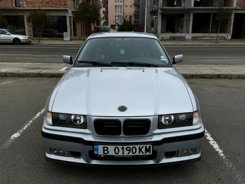 BMW 318 1.8is, снимка 2 - Автомобили и джипове - 49312812