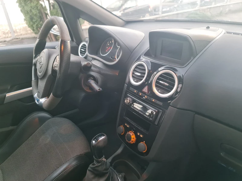 Opel Corsa OPC 1.6TURBO, снимка 13 - Автомобили и джипове - 51352643