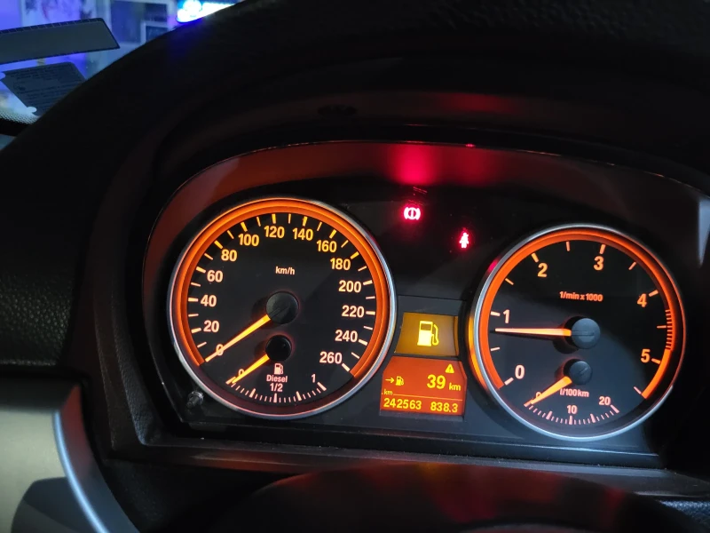 BMW 320 E91, снимка 2 - Автомобили и джипове - 51359609