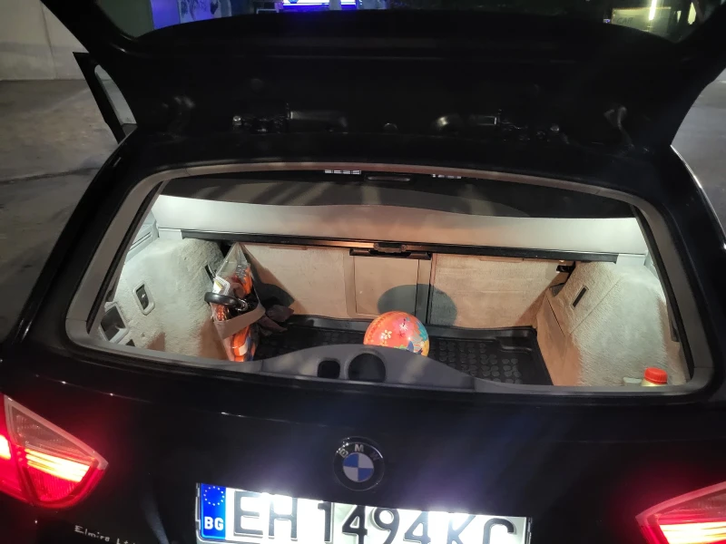 BMW 320 E91, снимка 4 - Автомобили и джипове - 51359609