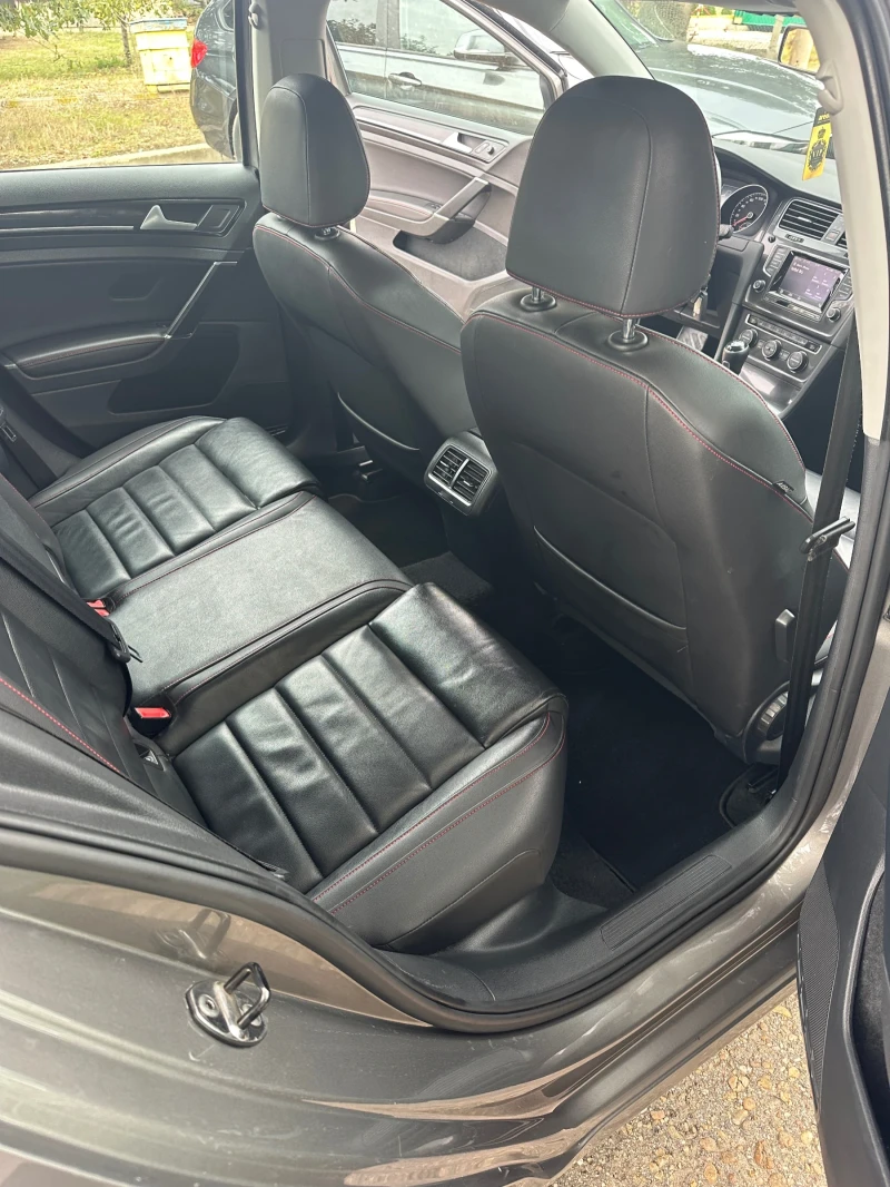 VW Golf 1.6tdi Highline, снимка 8 - Автомобили и джипове - 52381070