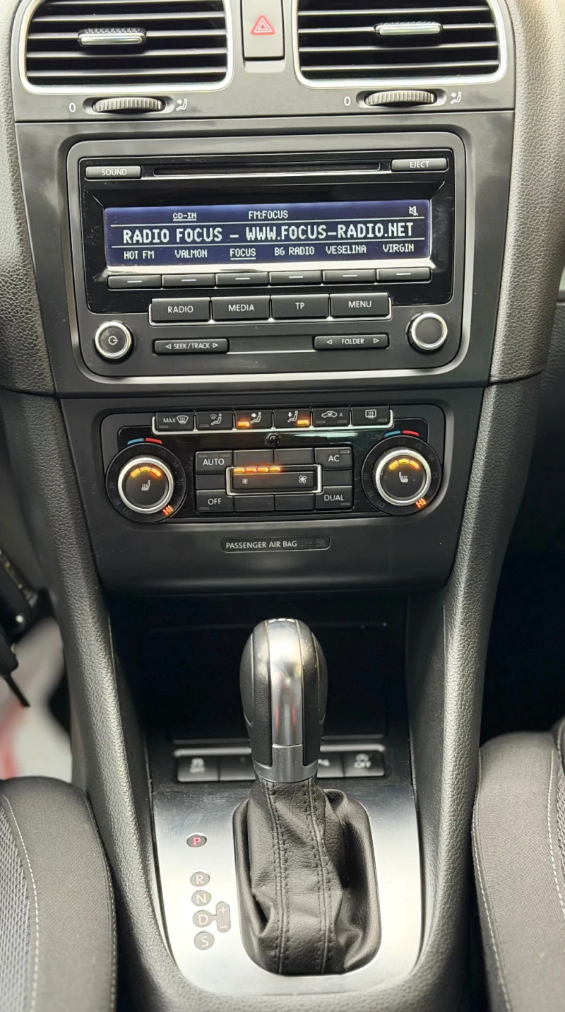 VW Golf TDI DSG R-LINE, снимка 10 - Автомобили и джипове - 53023279