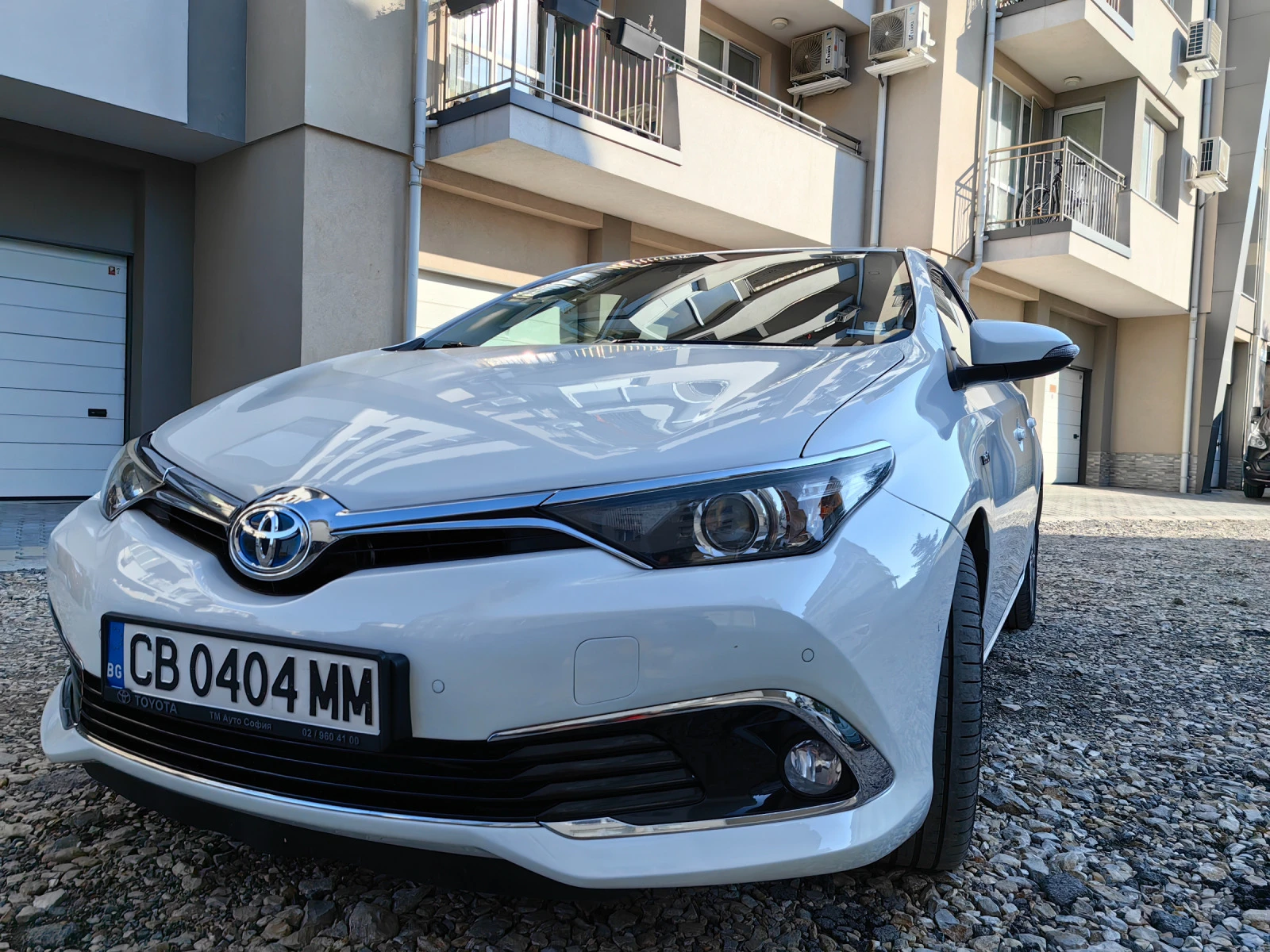 Toyota Auris 1.8 SOL HYBRID - изображение 7