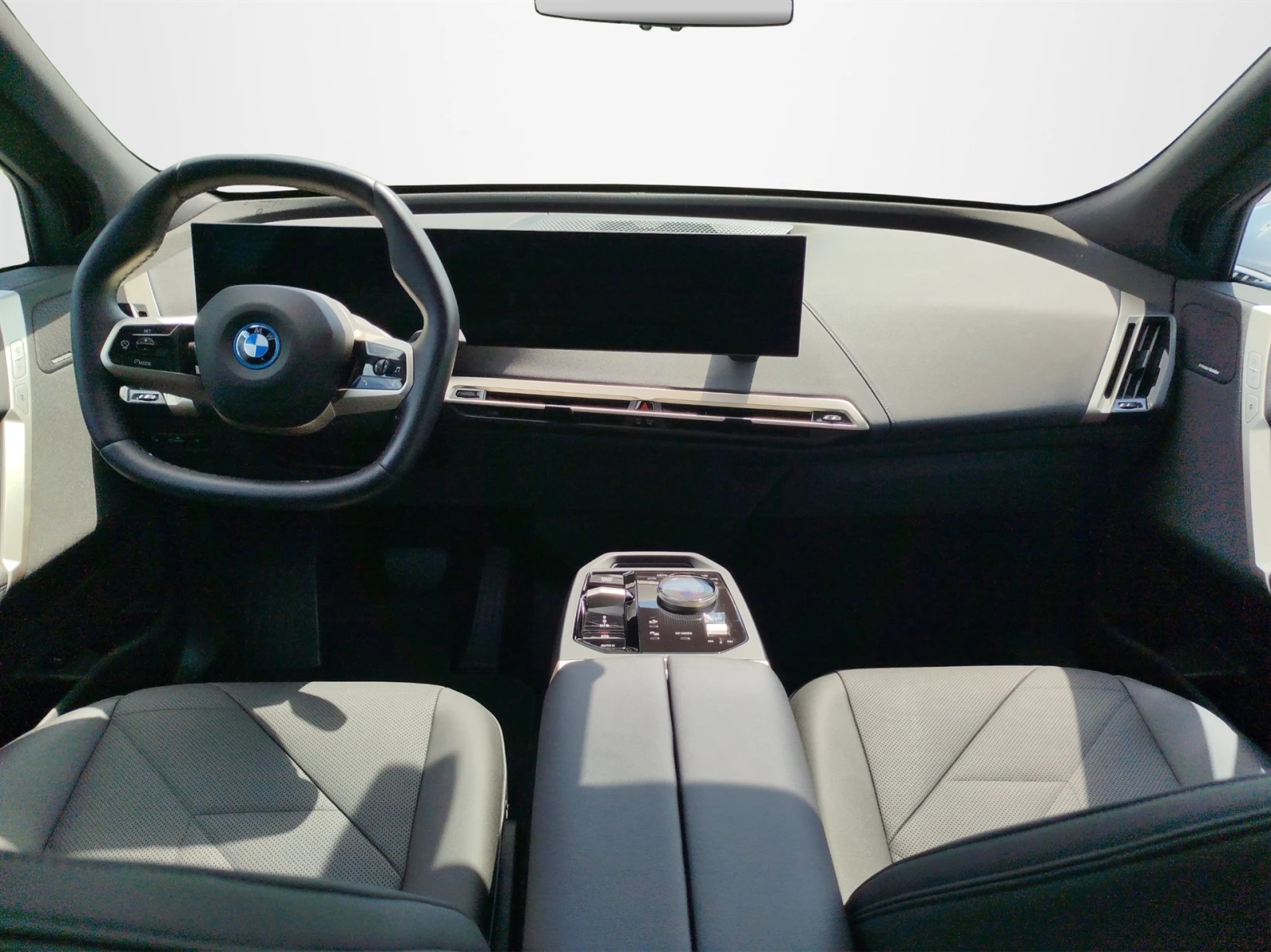 BMW iX xDrive40 - изображение 7