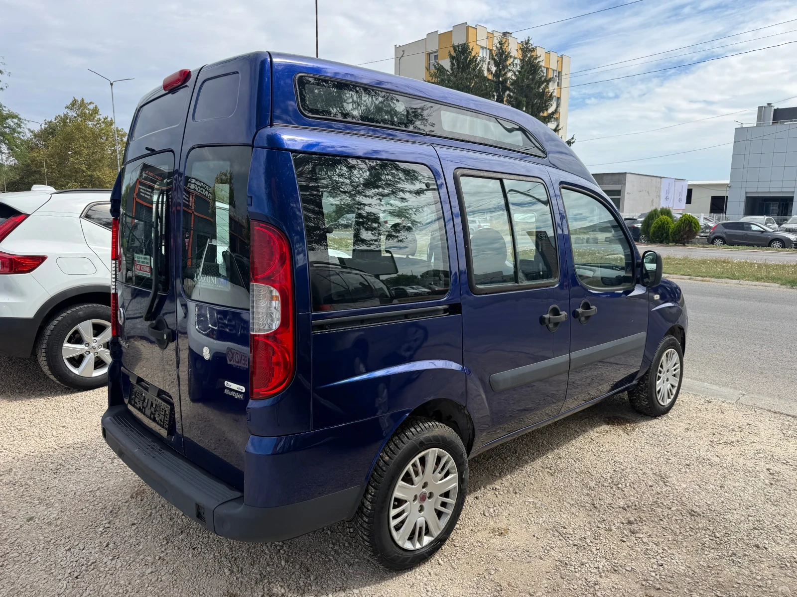 Fiat Doblo За хора с увреждания, снимка 5 - Автомобили и джипове - 51604911