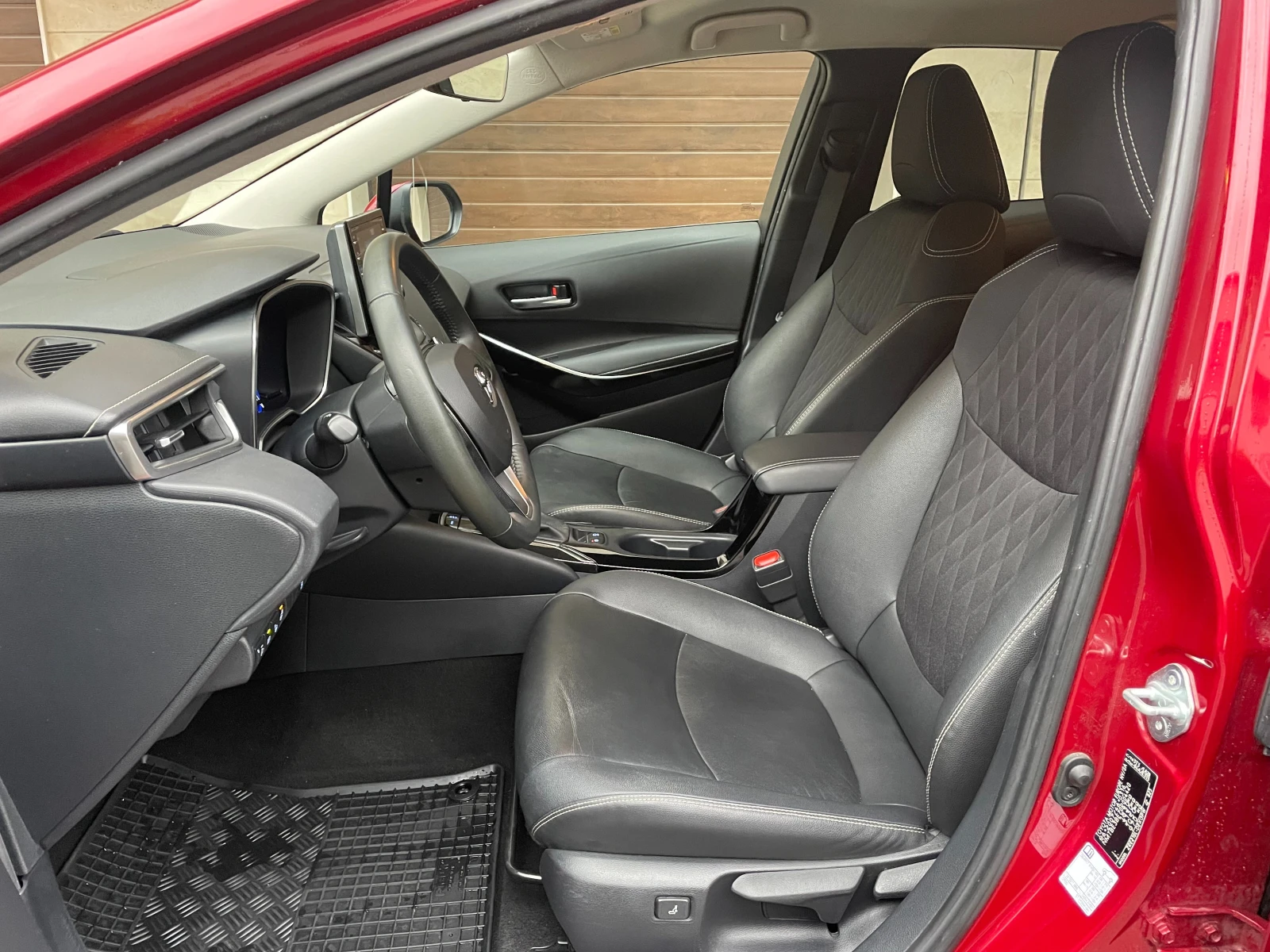 Toyota Corolla 1.6 CVT Luxury Plus- в Гаранция - изображение 5