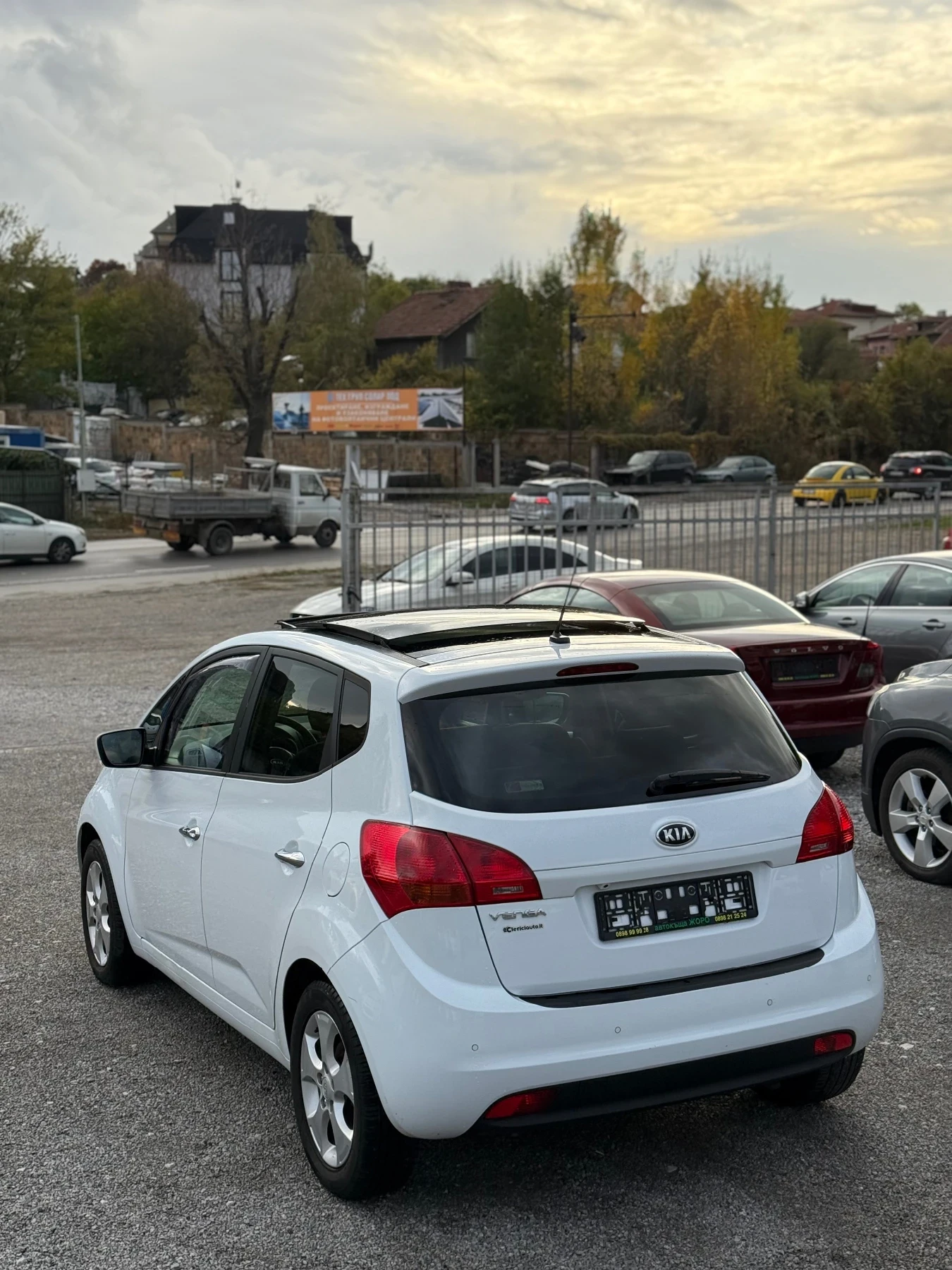 Kia Venga 1.4 BENZIN, PANORAMA, КАМЕРА , КОЖА, ПАРКТРОНИК | Mobile.bg — изображение 16