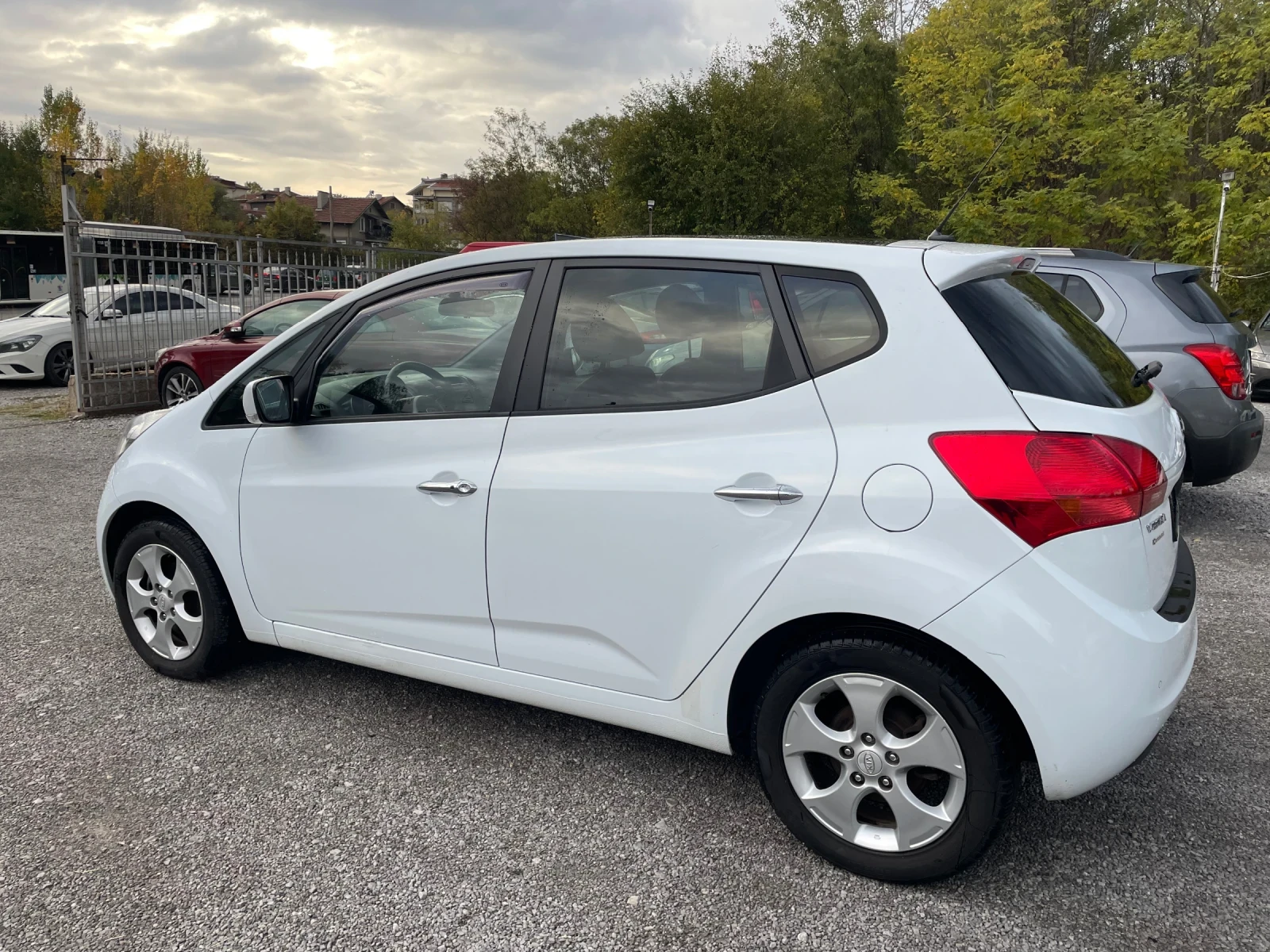 Kia Venga 1.4 BENZIN, PANORAMA, КАМЕРА , КОЖА, ПАРКТРОНИК | Mobile.bg — изображение 3