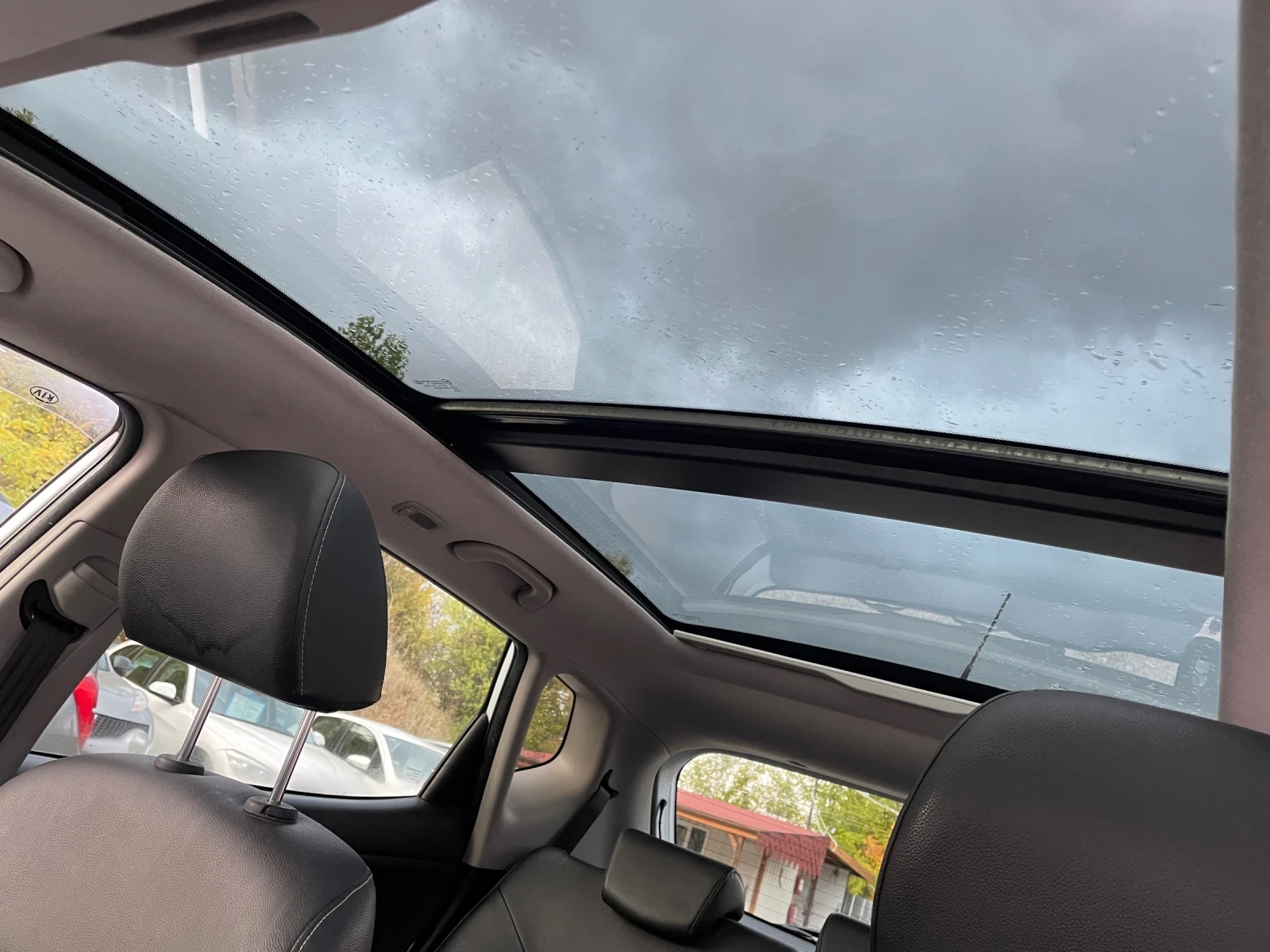 Kia Venga 1.4 BENZIN, PANORAMA, КАМЕРА , КОЖА, ПАРКТРОНИК | Mobile.bg — изображение 14