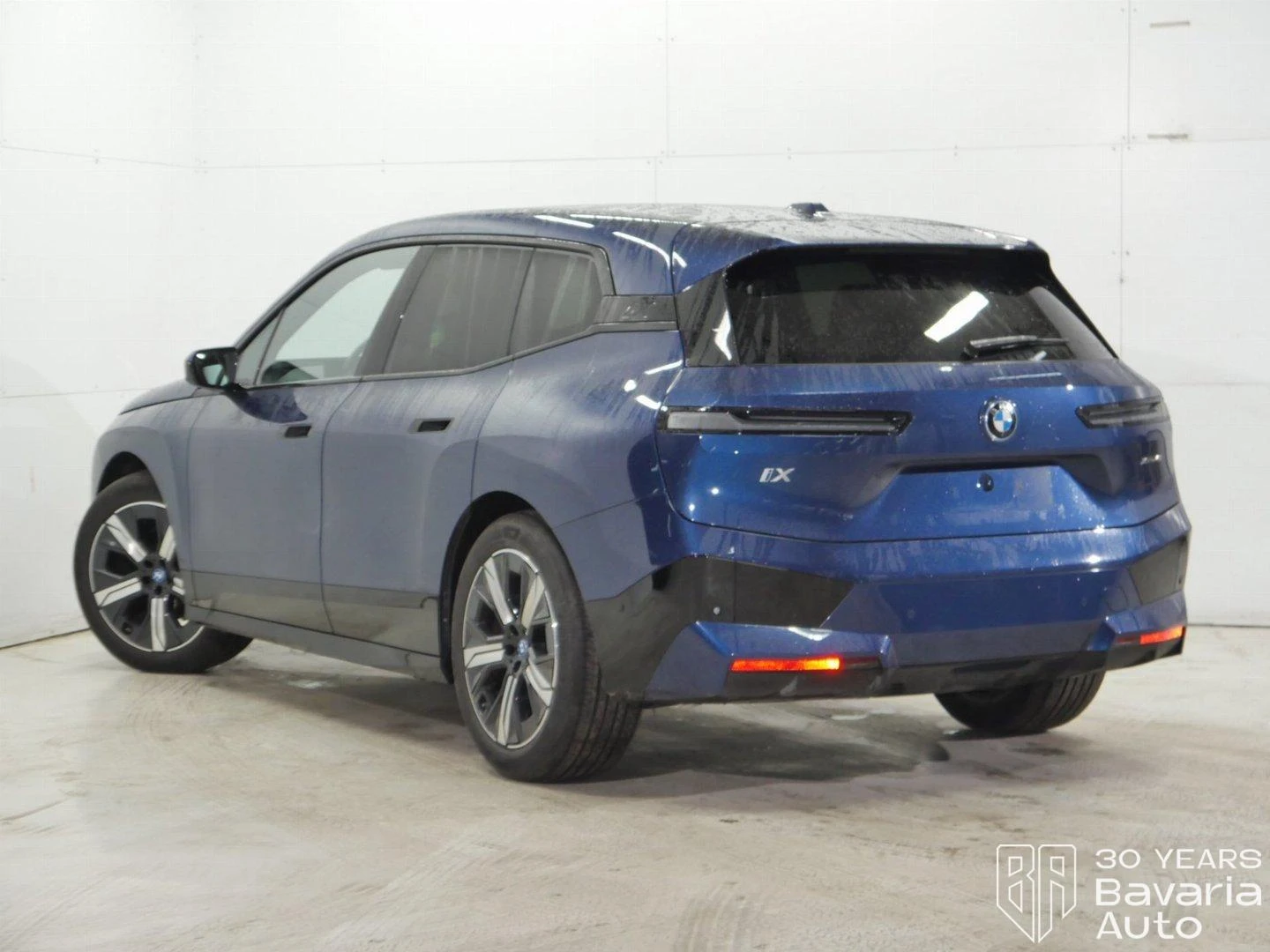 BMW iX 40 xDrive Sport - изображение 2