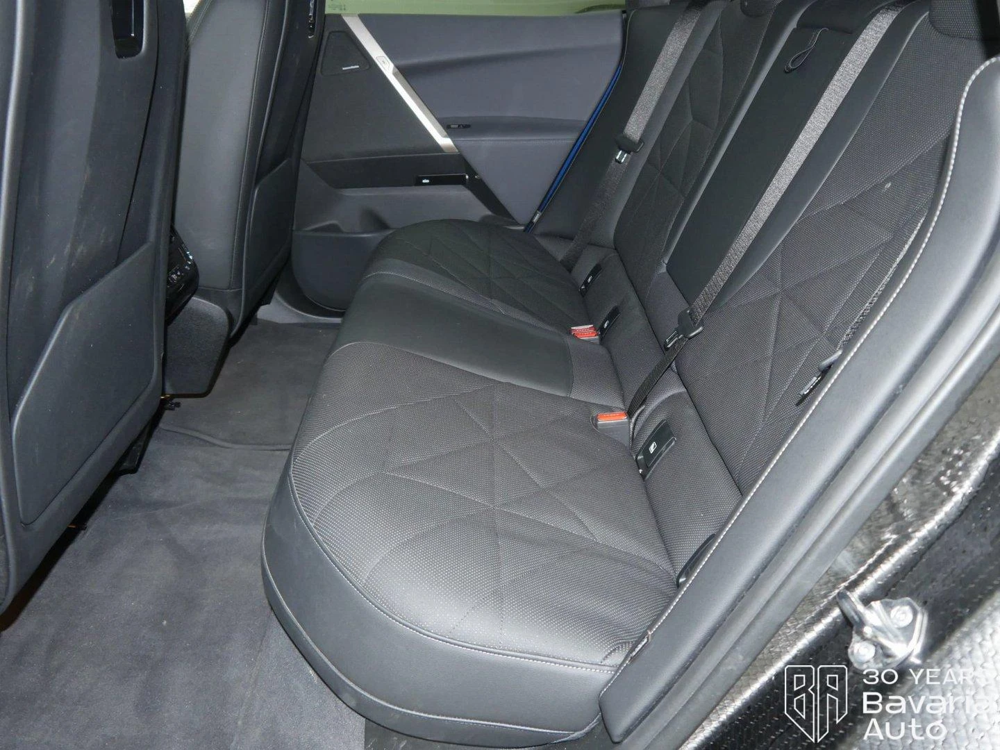 BMW iX 40 xDrive Sport - изображение 8