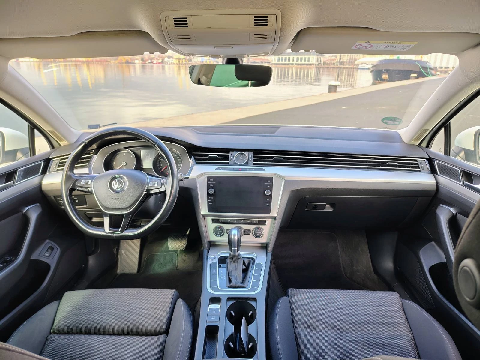 VW Passat 2.0 TDI, снимка 5 - Автомобили и джипове - 53391657