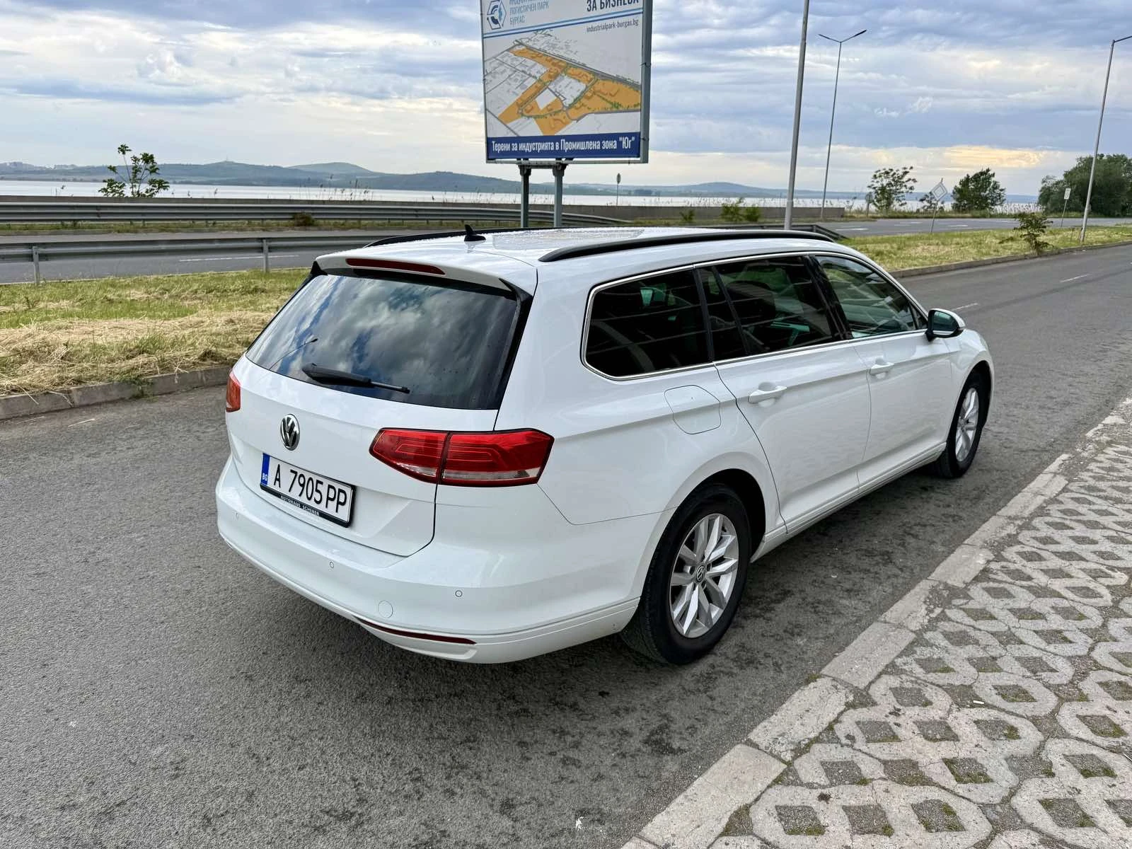 VW Passat 2.0 TDI, снимка 8 - Автомобили и джипове - 53391657