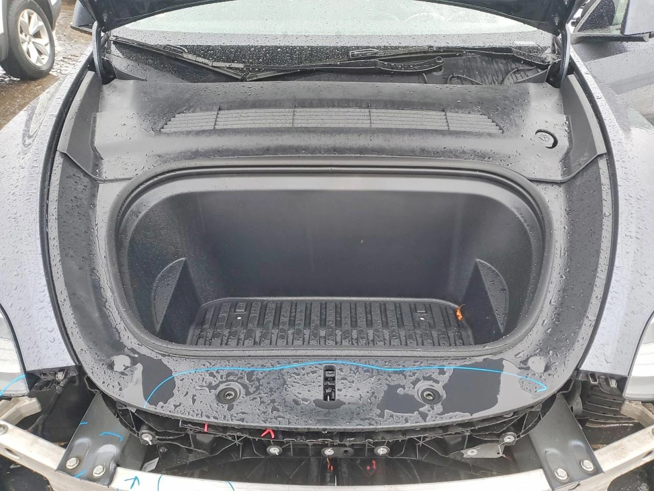 Tesla Model Y LONG RANGE DUAL MOTOR ALL-WHEEL DRIVE, снимка 11 - Автомобили и джипове - 53747018