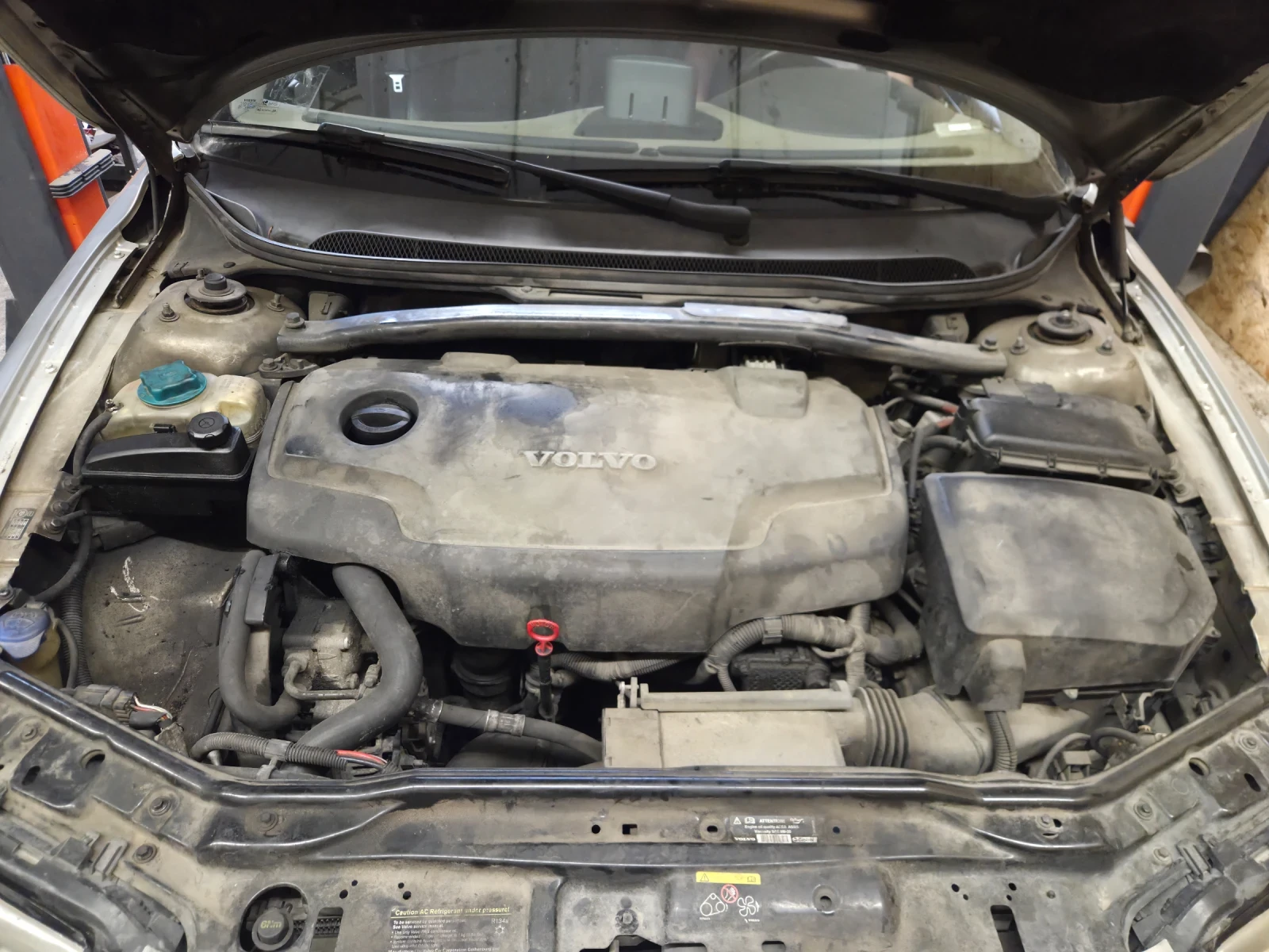 Volvo V70, снимка 9 - Автомобили и джипове - 54007264