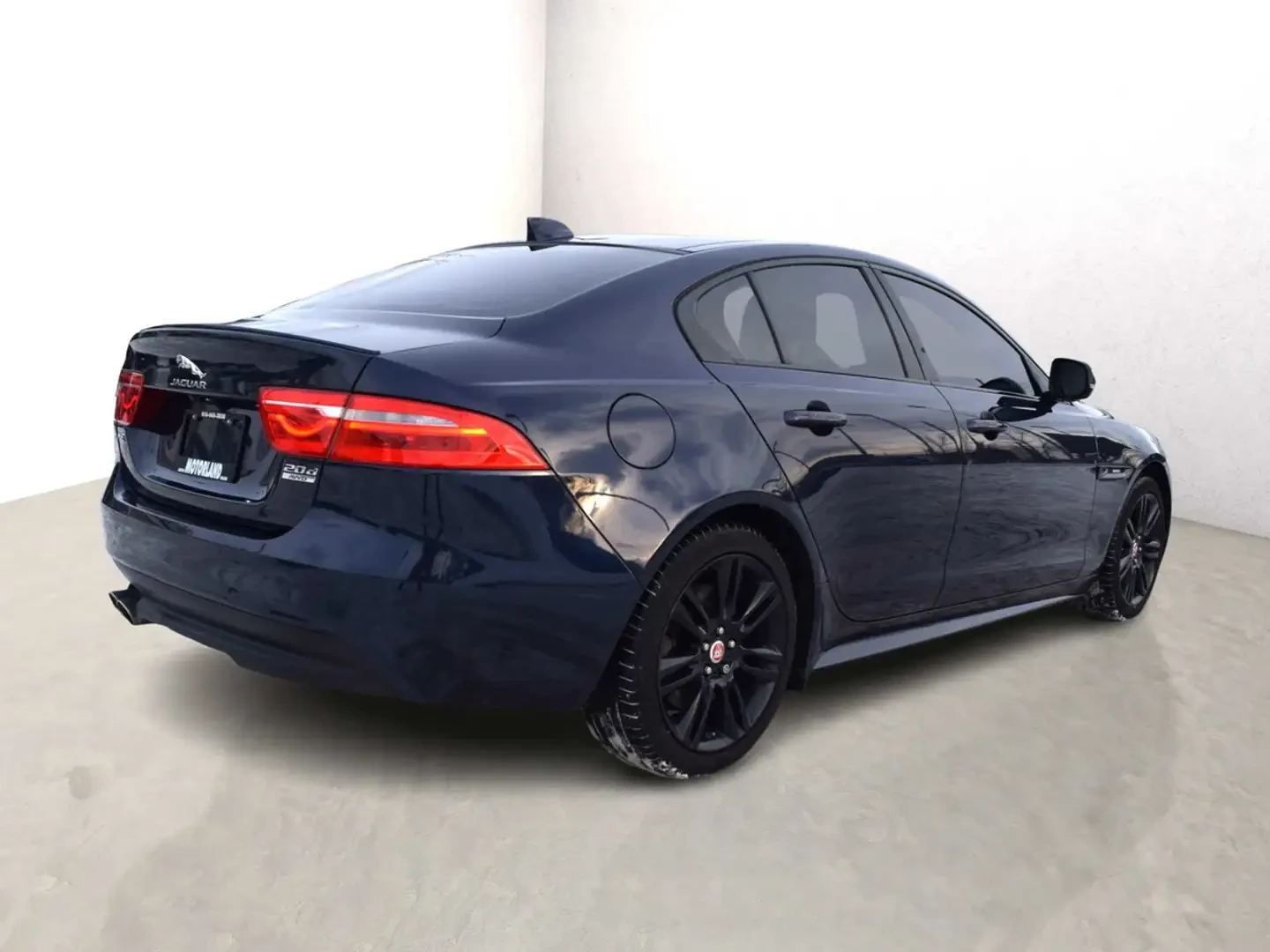 Jaguar XE 20d R-Sport AWD Diesel, снимка 3 - Автомобили и джипове - 54959953