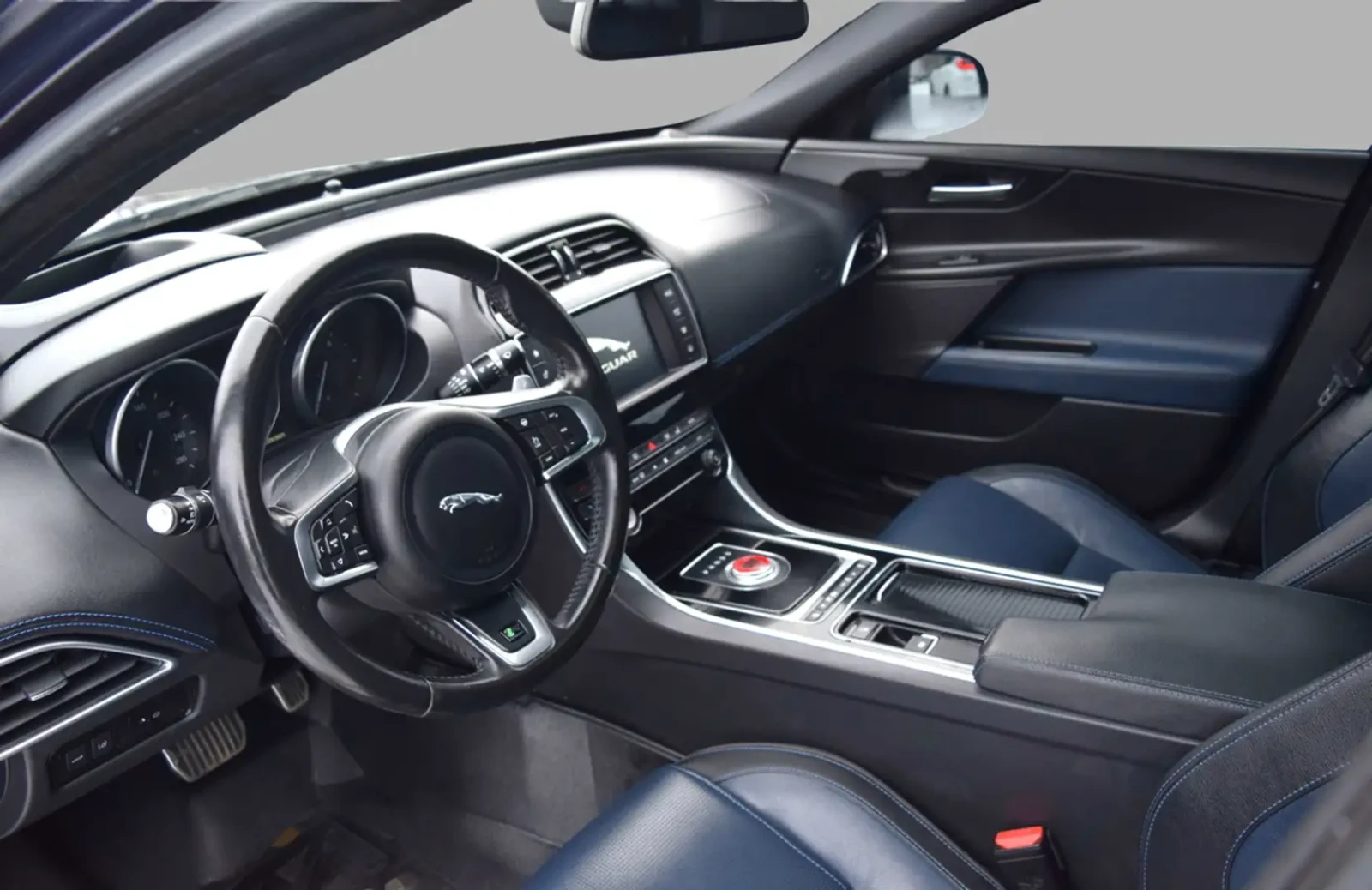 Jaguar XE 20d R-Sport AWD Diesel, снимка 8 - Автомобили и джипове - 54959953