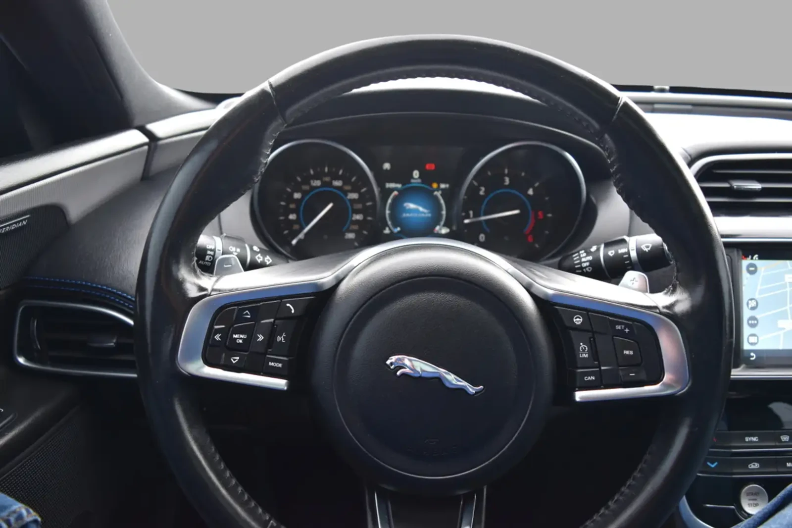 Jaguar XE 20d R-Sport AWD Diesel, снимка 11 - Автомобили и джипове - 54959953