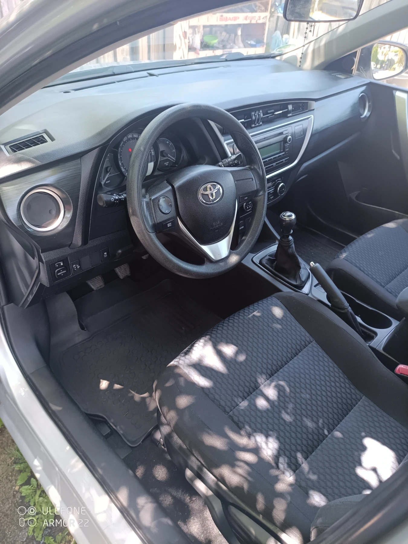Toyota Auris 1.3i, снимка 7 - Автомобили и джипове - 54980864