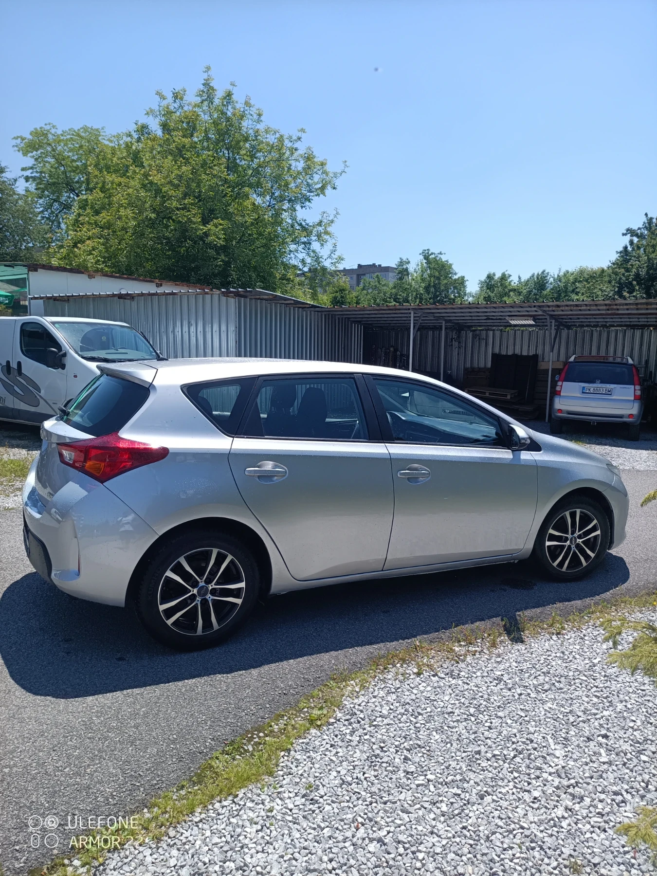 Toyota Auris 1.3i, снимка 4 - Автомобили и джипове - 54980864