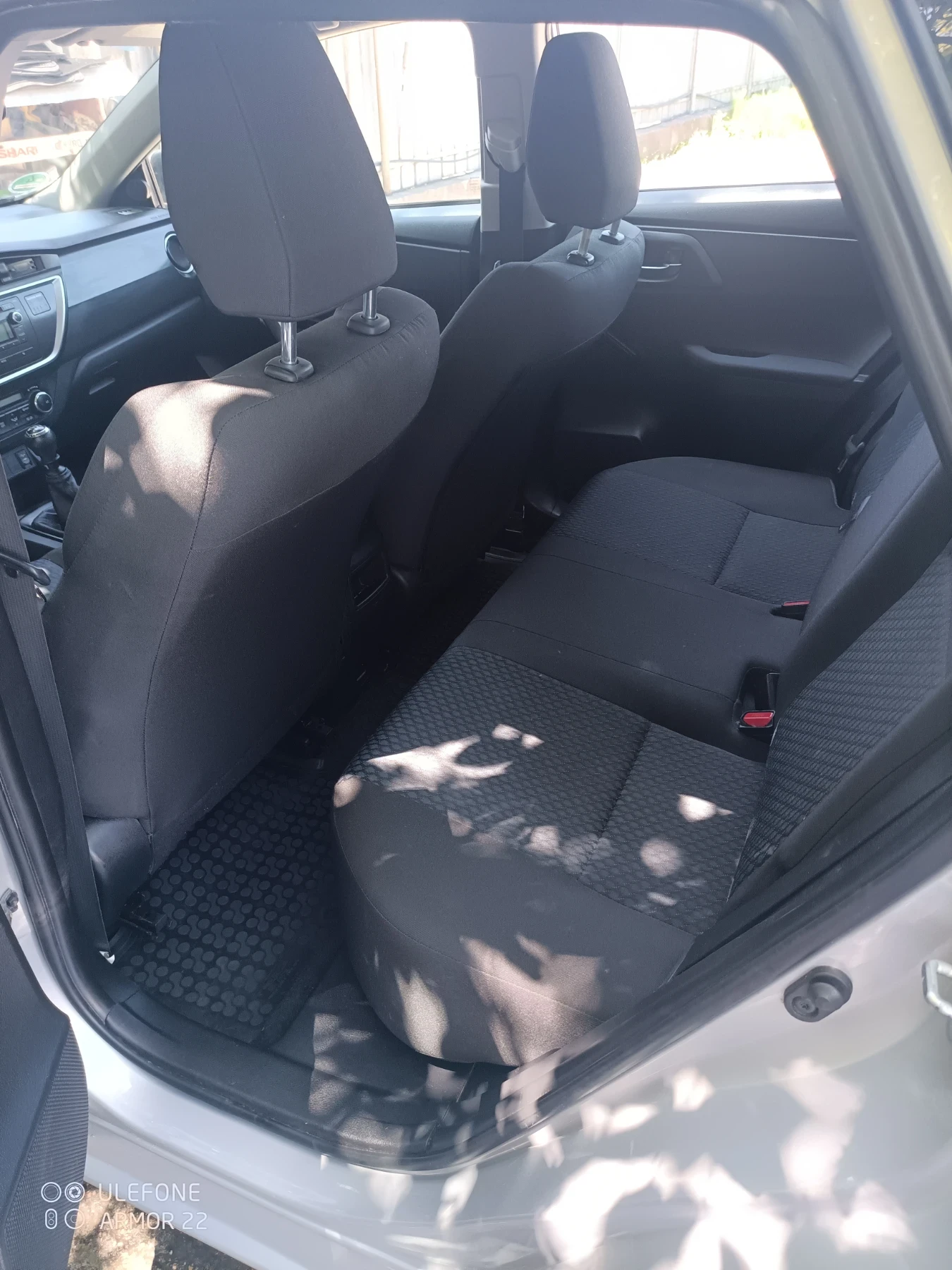 Toyota Auris 1.3i, снимка 10 - Автомобили и джипове - 54980864
