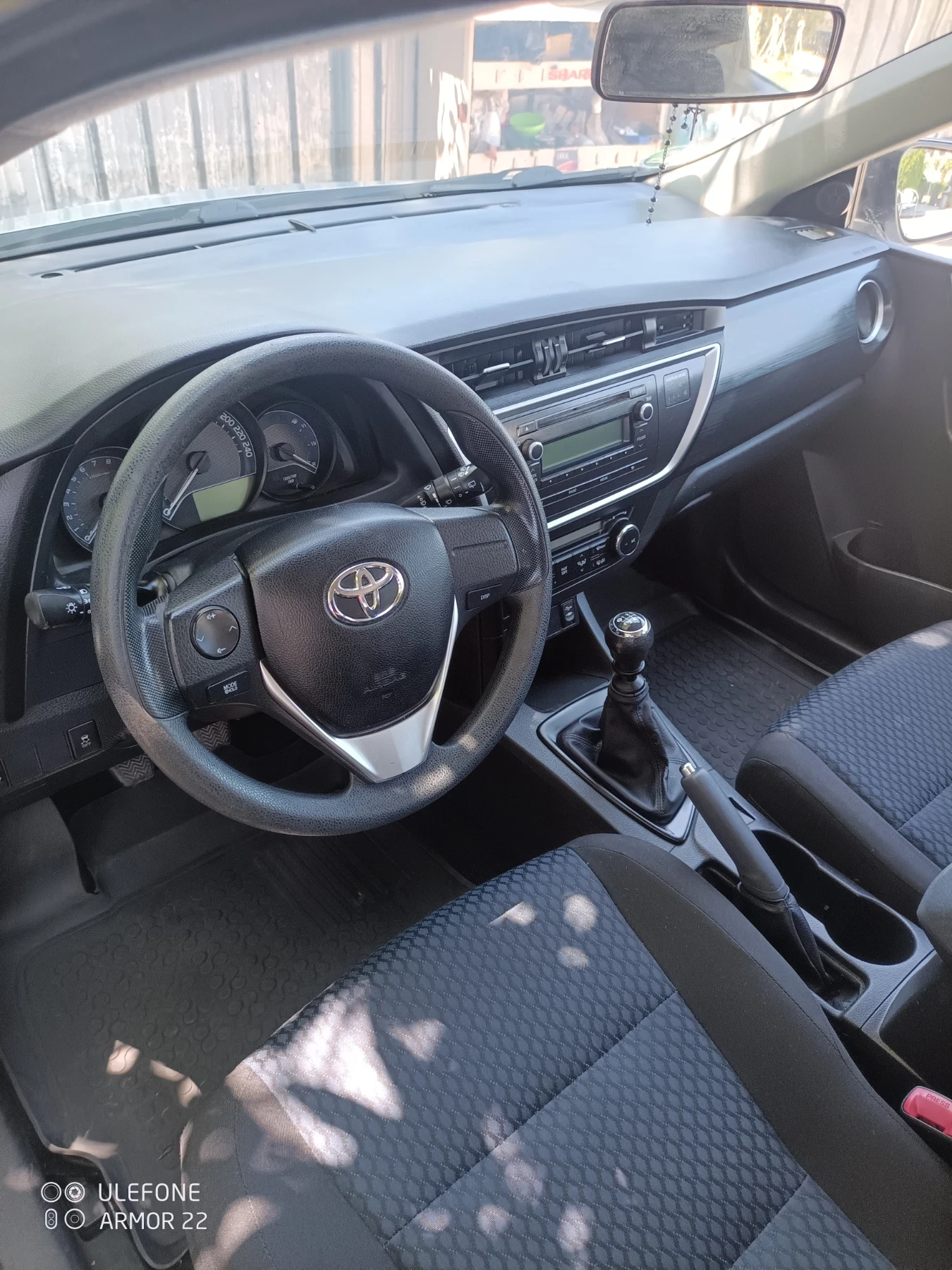 Toyota Auris 1.3i, снимка 14 - Автомобили и джипове - 54980864