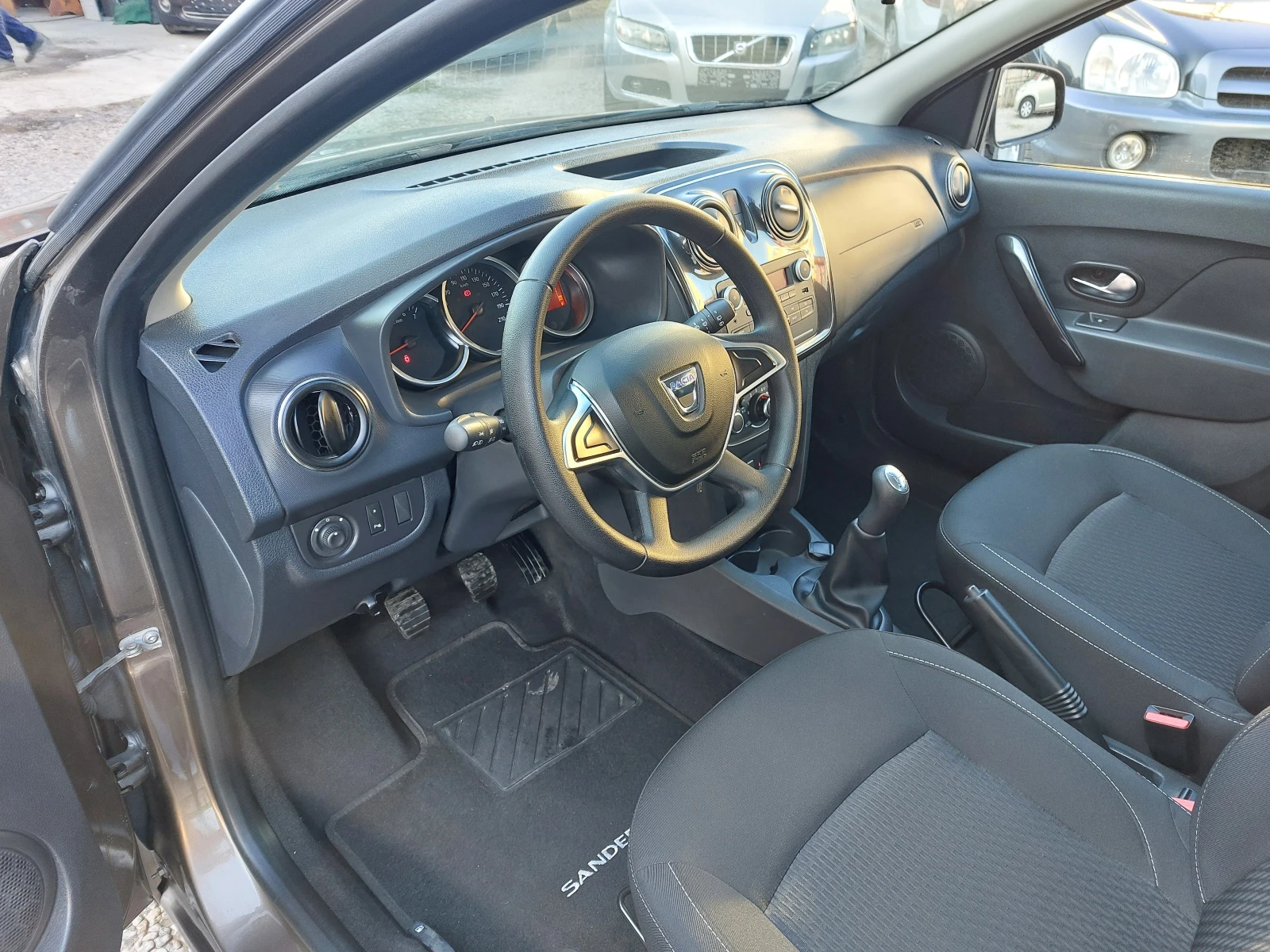 Dacia Sandero, снимка 8 - Автомобили и джипове - 55111586