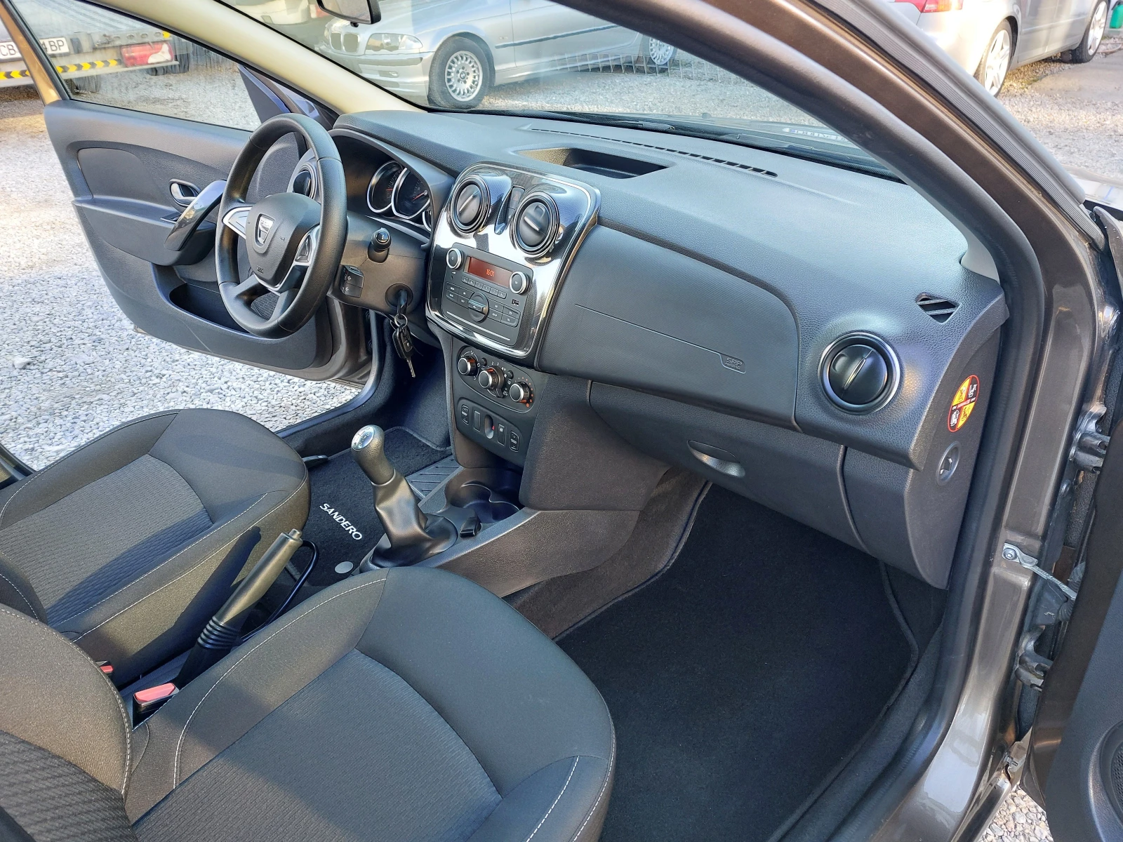 Dacia Sandero, снимка 12 - Автомобили и джипове - 55111586