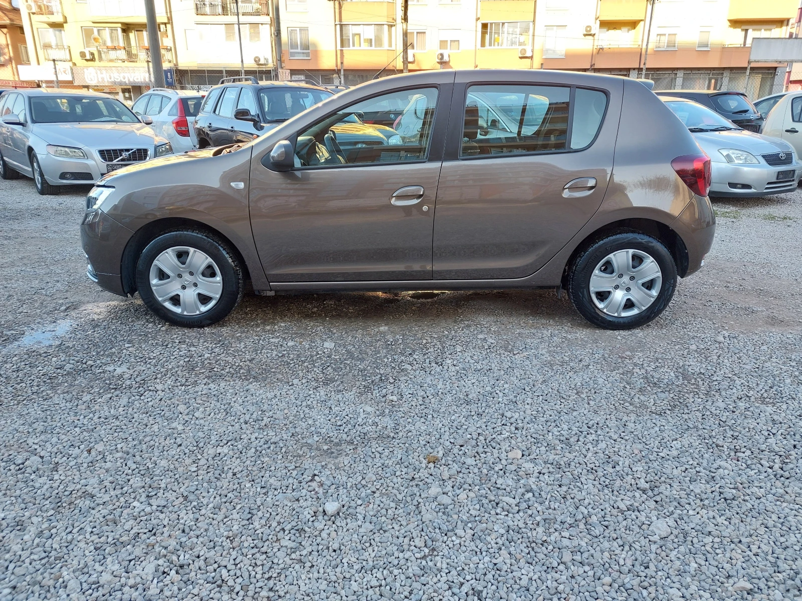 Dacia Sandero, снимка 7 - Автомобили и джипове - 55111586