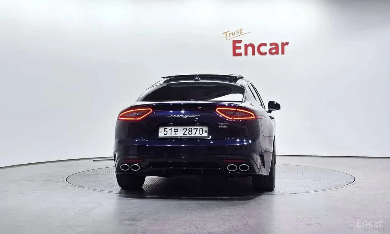 Kia Stinger * 3.3 Turbo AWD * CARFAX * ЦЕНА ДО БГ, снимка 4 - Автомобили и джипове - 55559120