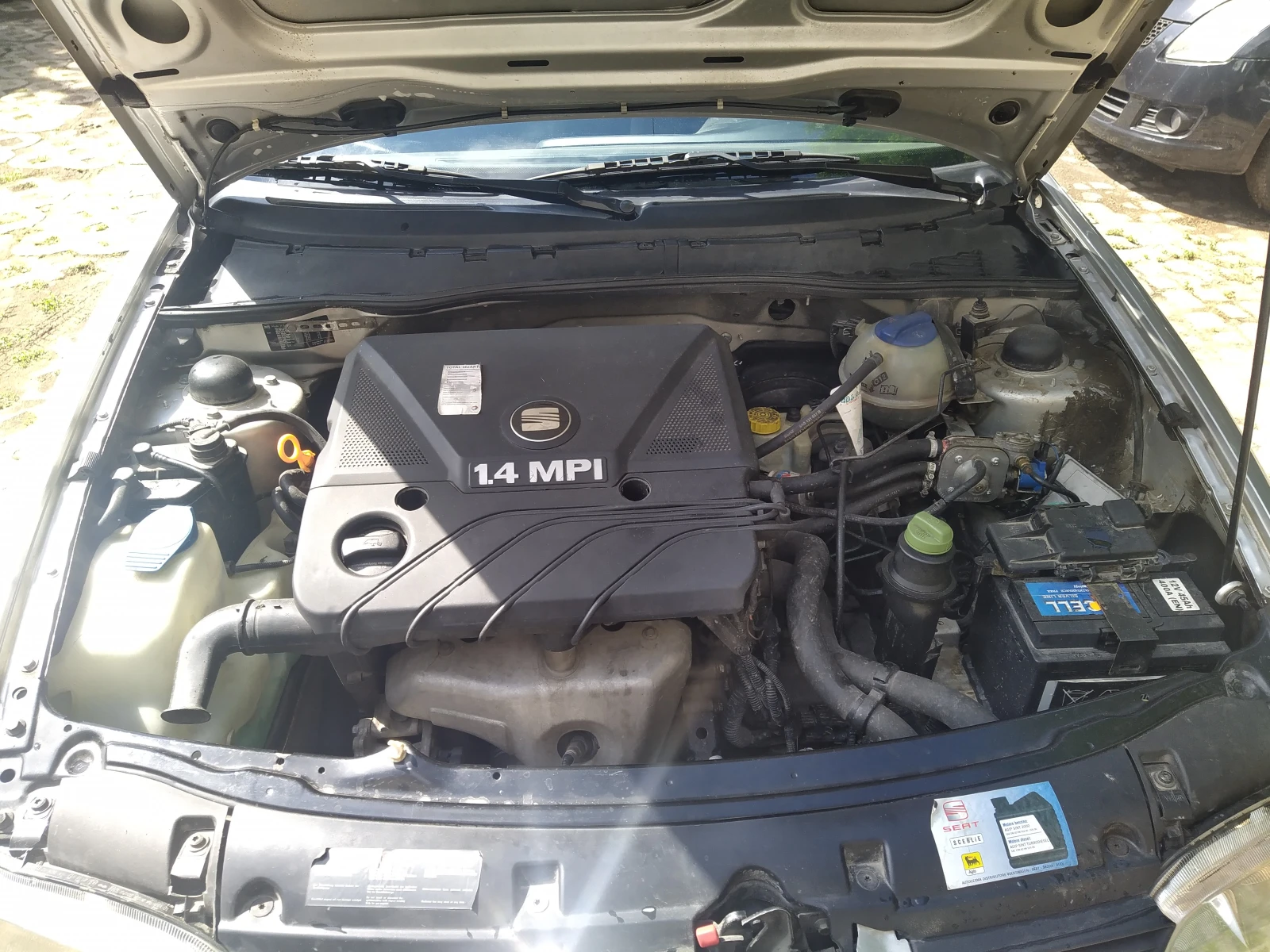 Seat Cordoba 1.4 MPI, снимка 8 - Автомобили и джипове - 55565588