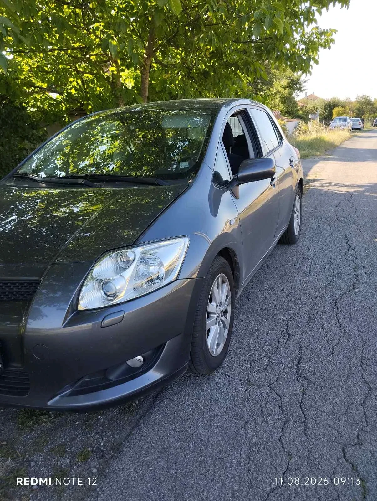 Toyota Auris 2.0 D4D, снимка 2 - Автомобили и джипове - 55722300