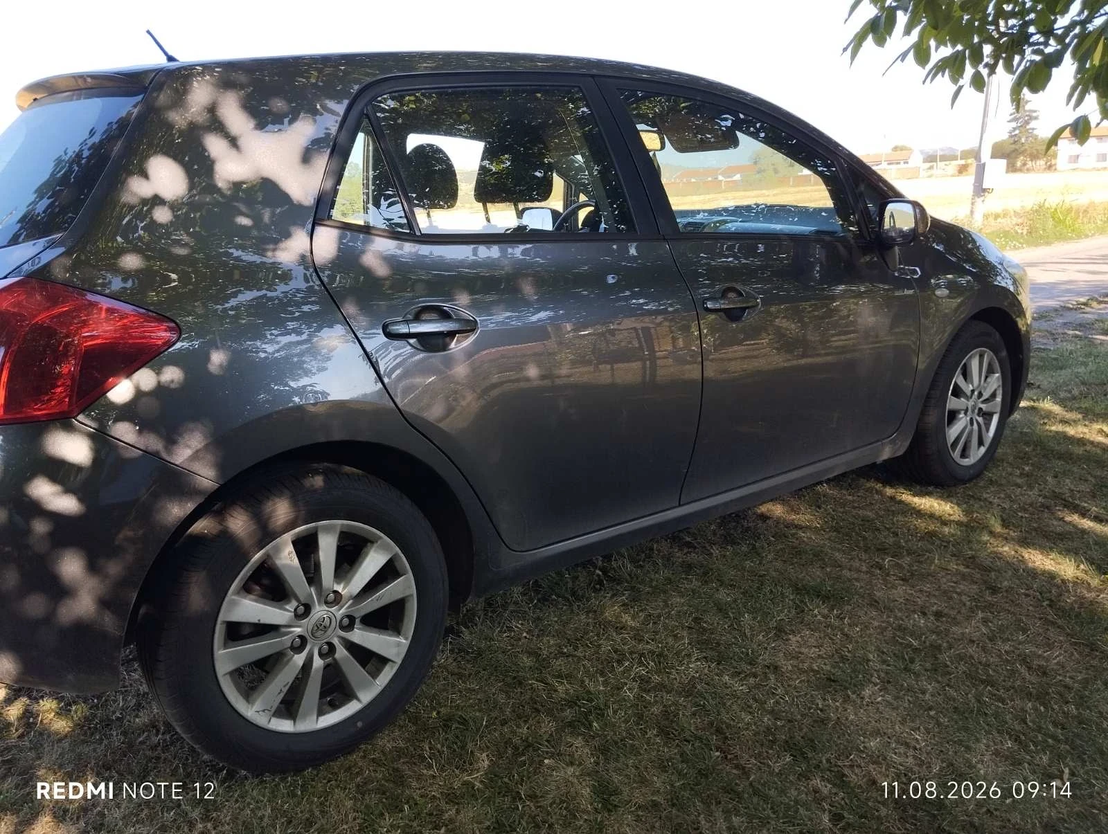 Toyota Auris 2.0 D4D, снимка 4 - Автомобили и джипове - 55722300