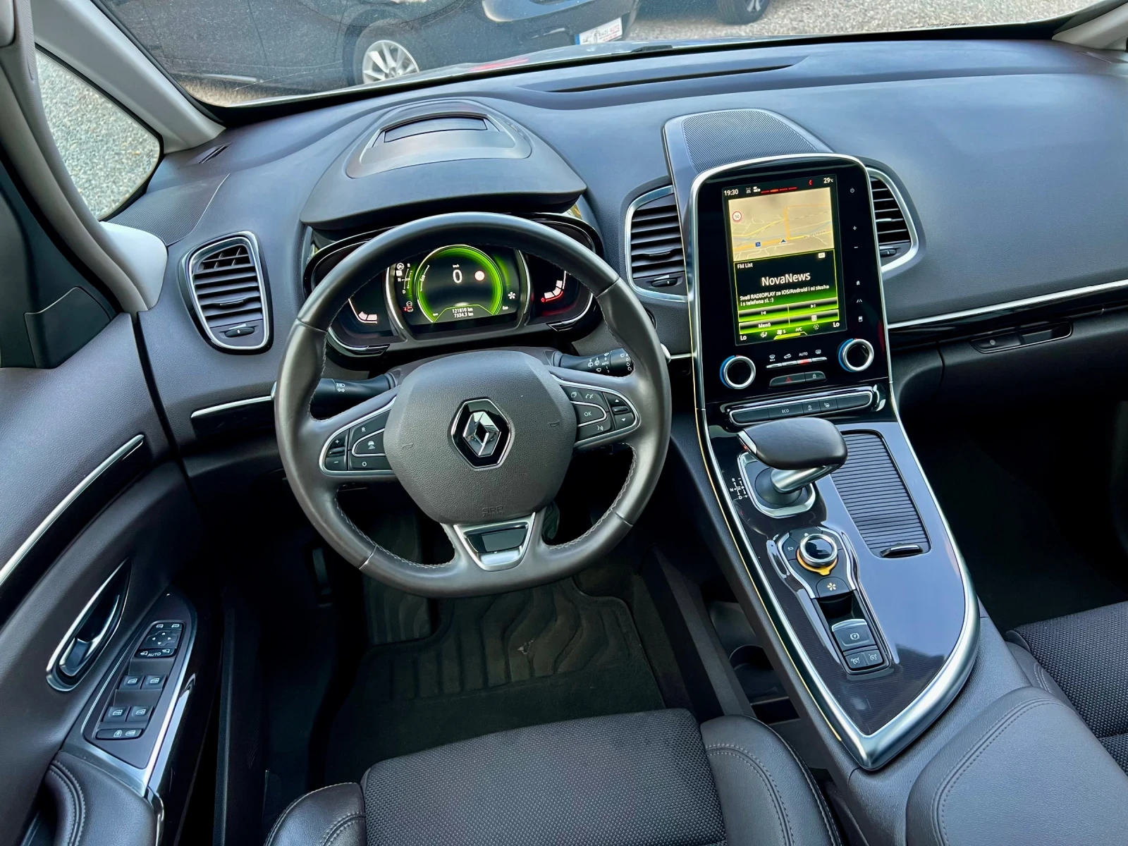 Renault Espace V 1.6D ШВЕЙЦАРИЯ, снимка 10 - Автомобили и джипове - 55808629