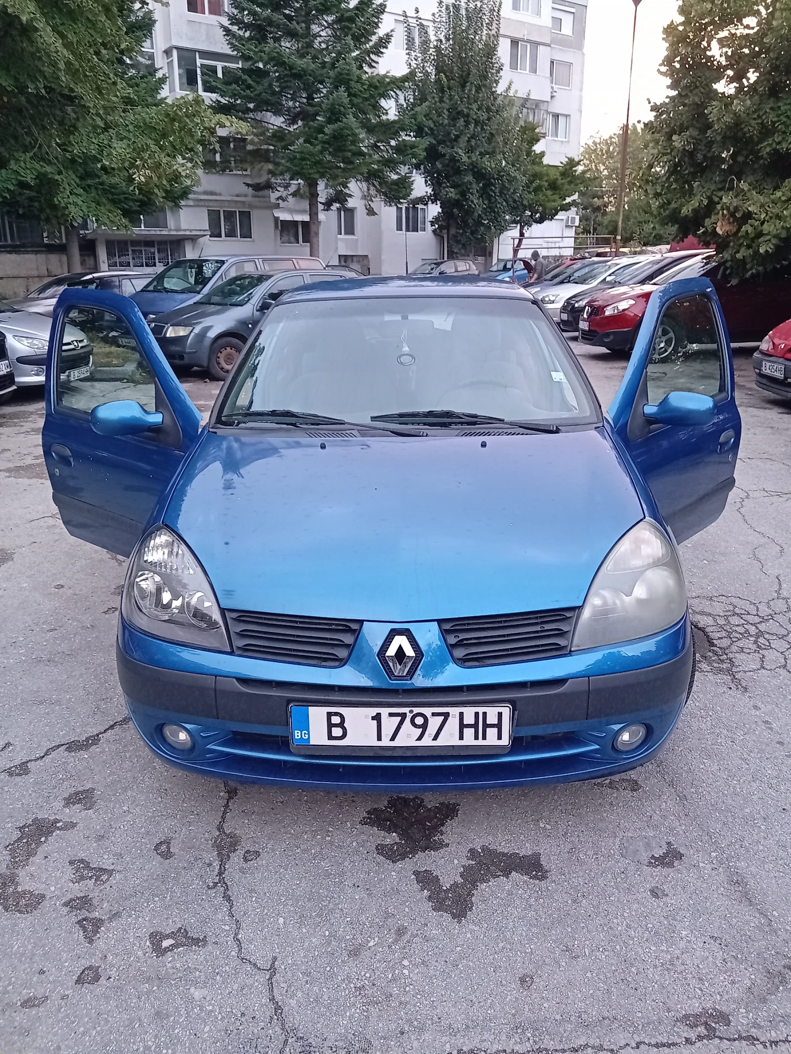 Renault Clio, снимка 9 - Автомобили и джипове - 56508479