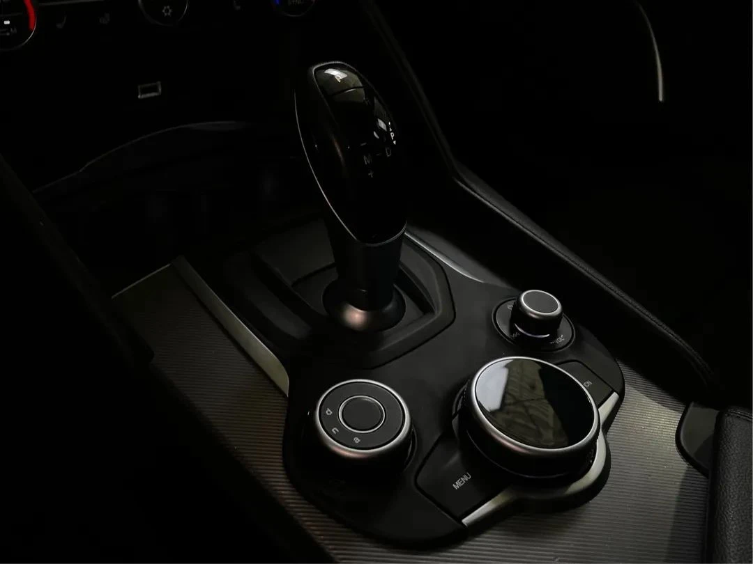 Alfa Romeo Giulia, снимка 14 - Автомобили и джипове - 56728940
