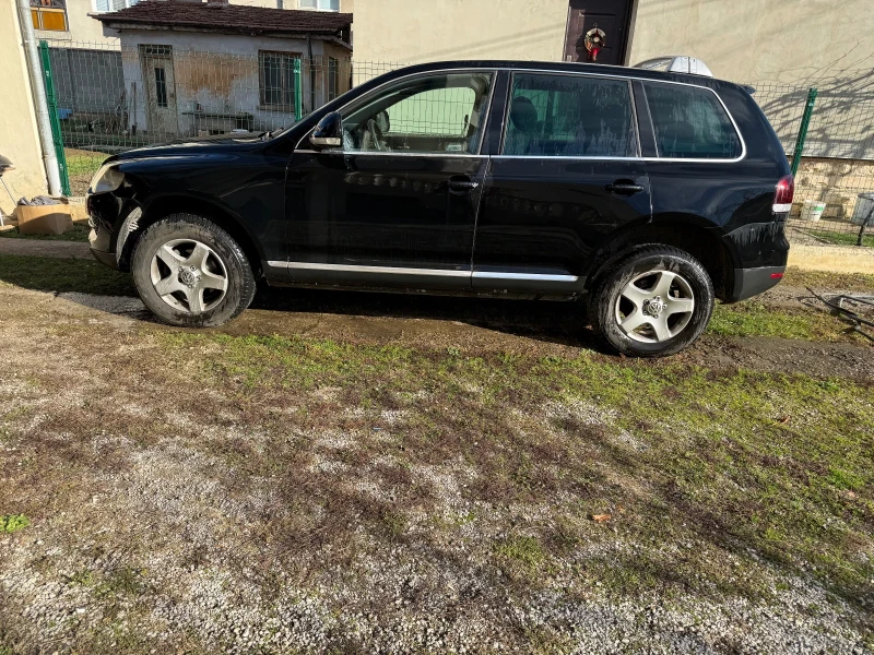 VW Touareg 2.5TDI, снимка 2 - Автомобили и джипове - 48390271