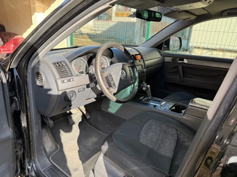 VW Touareg 2.5TDI, снимка 4 - Автомобили и джипове - 48390271