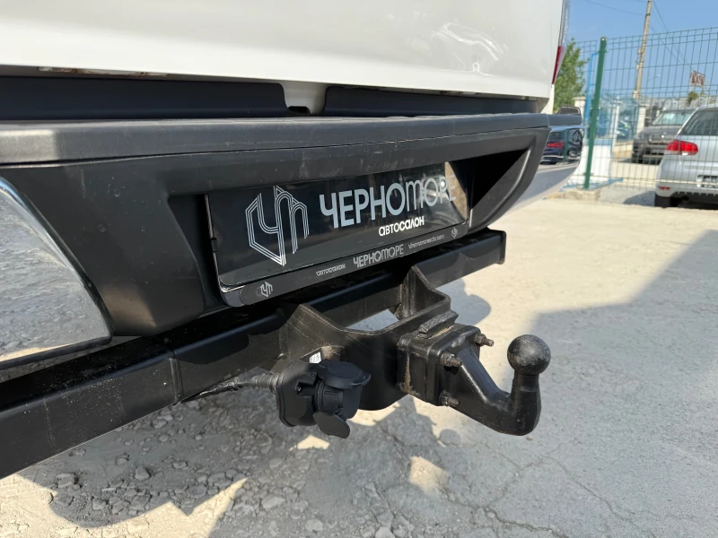 Nissan Navara 2.3 dci Automat 4x4 Tekna, снимка 16 - Автомобили и джипове - 51409382