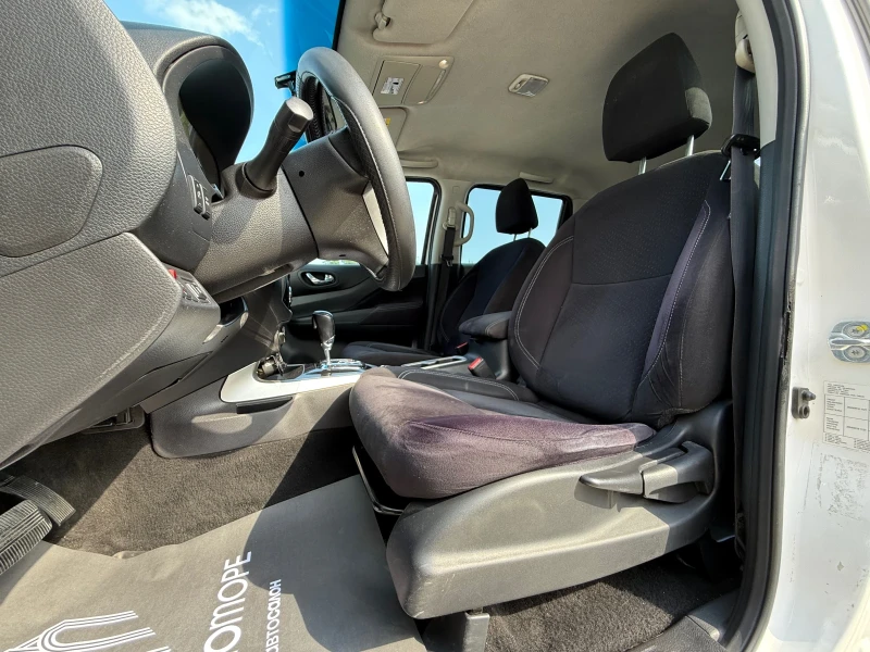 Nissan Navara 2.3 dci Automat 4x4 Tekna, снимка 9 - Автомобили и джипове - 51409382