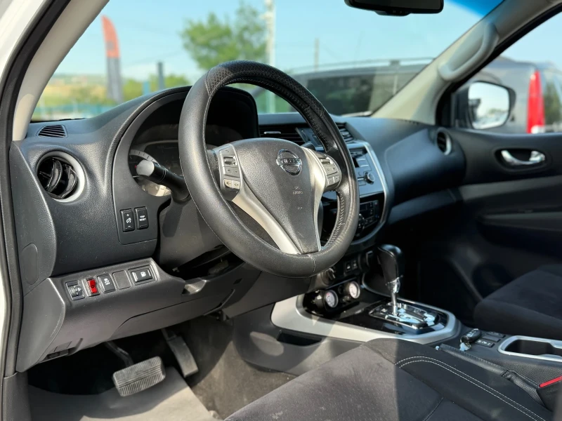 Nissan Navara 2.3 dci Automat 4x4 Tekna, снимка 10 - Автомобили и джипове - 51409382