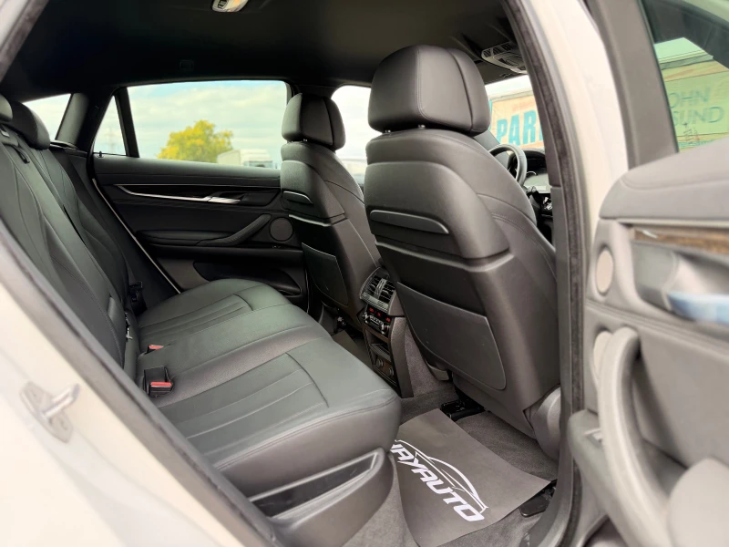 BMW X6 M50D= XDRIVE= M-PERFORMANCE= AERO PACK= HUD= SOFT , снимка 12 - Автомобили и джипове - 52055072